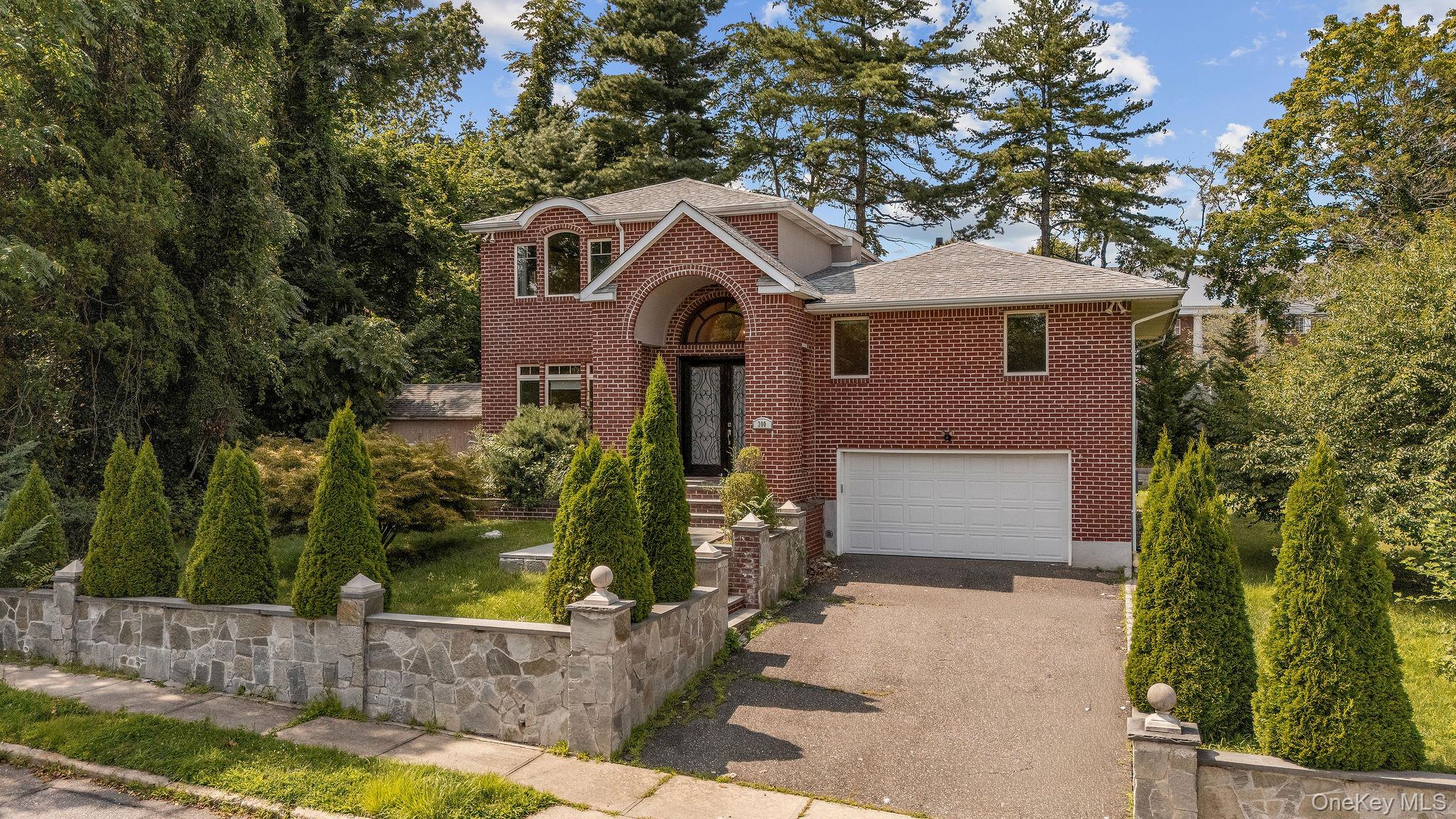 2nd image of 300 Ellen Pl, Oyster Bay, NY 11753 | MLS# 1037607