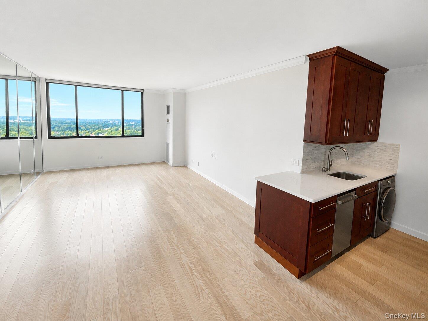 2nd image of 26910 Grand Central Pkwy #31P, New York, NY 11005 | MLS# 1037625