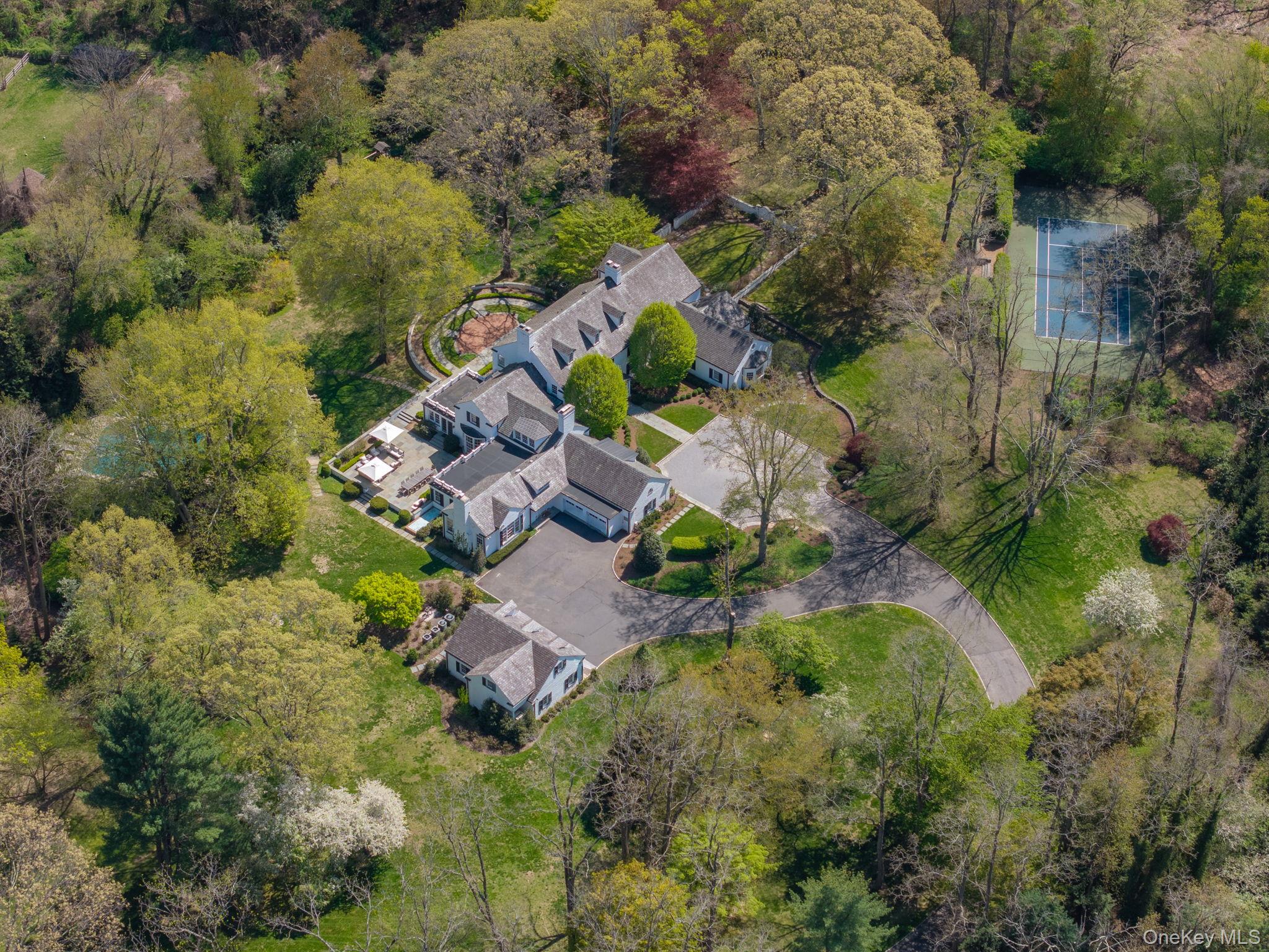 2nd image of 530 Chicken Valley Rd, Oyster Bay, NY 11560 | MLS# 1037635