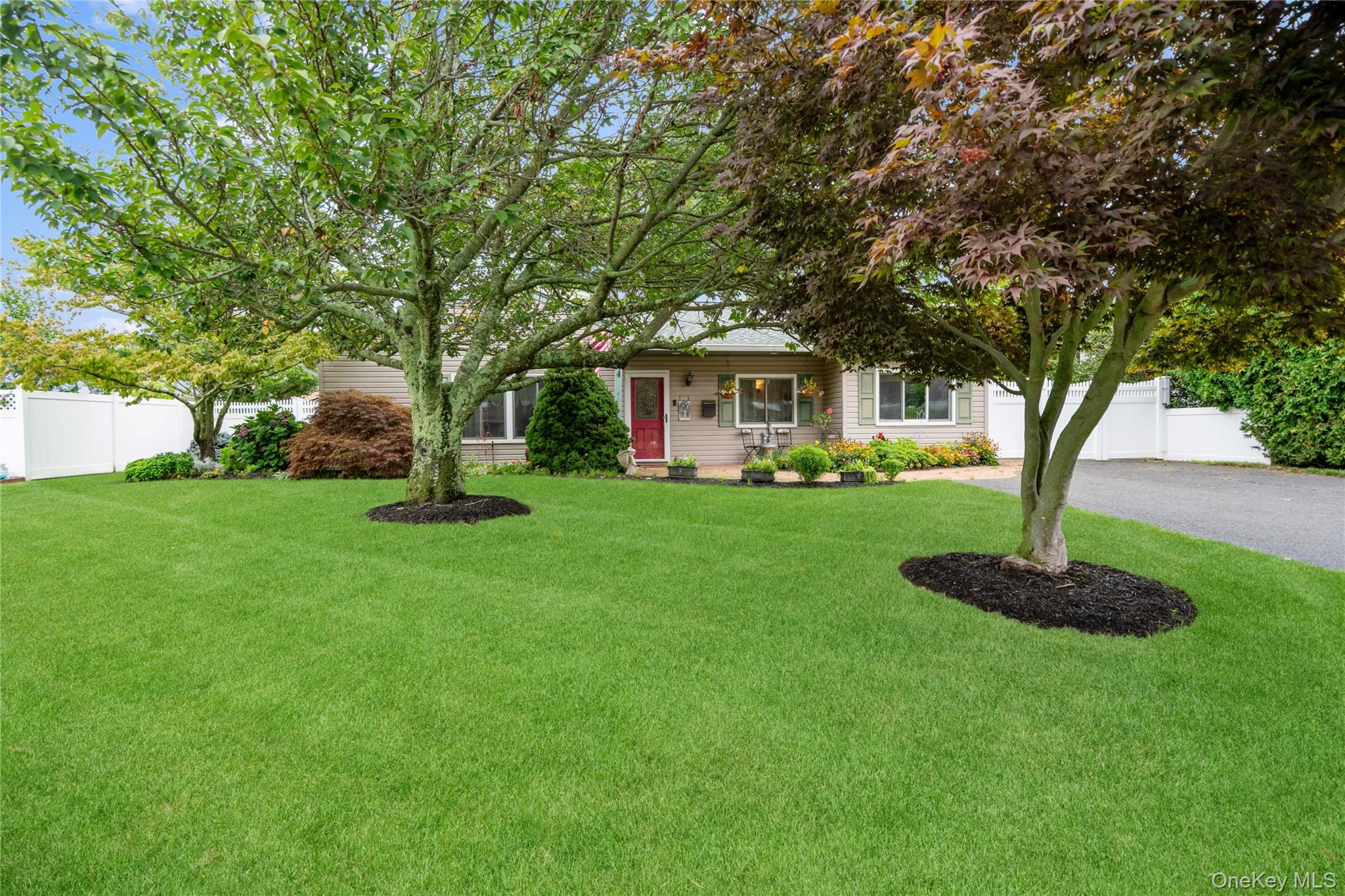 3rd image of 411 8Th St, Islip, NY 11716 | MLS# 1037679