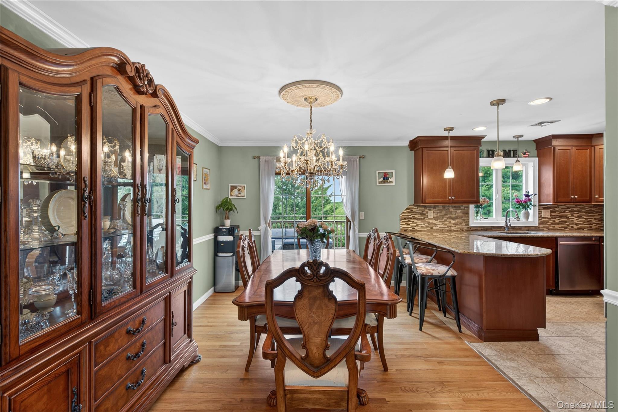 5th image of 5 Columbia Cir, Woodbury, NY 10930 | MLS# 1037720