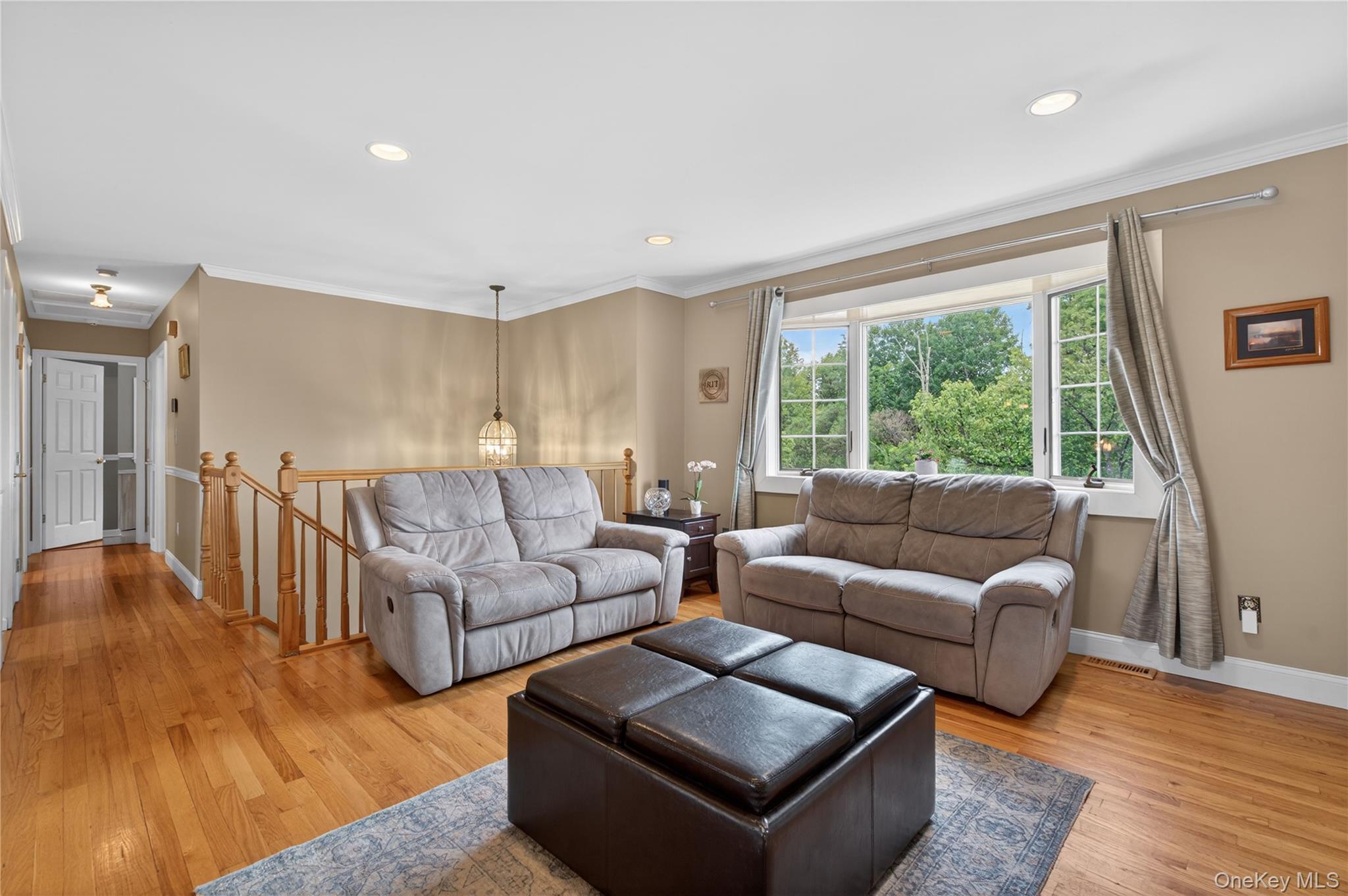 3rd image of 5 Columbia Cir, Woodbury, NY 10930 | MLS# 1037720