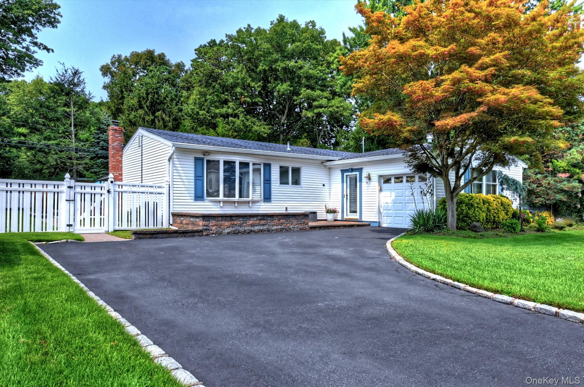 2nd image of 116 Shenandoah Blvd N, Smithtown, NY 11767 | MLS# 1037737