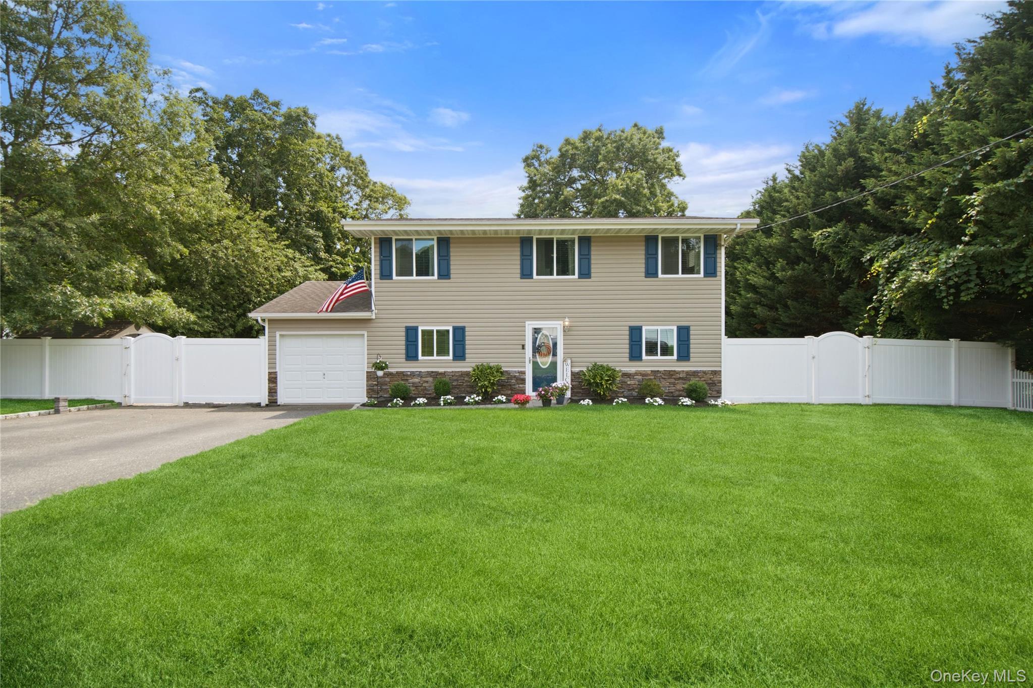 1st image of 4 Acorn St, Brookhaven, NY 11779 | MLS# 1037739