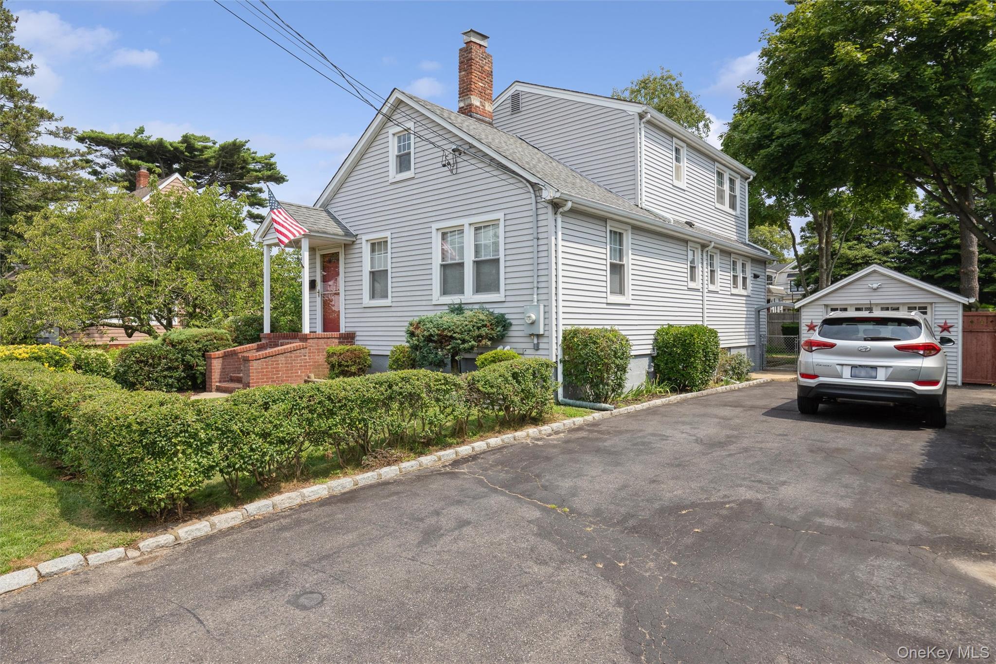 2nd image of 27 Litchfield Ave, Babylon, NY 11702 | MLS# 1037760