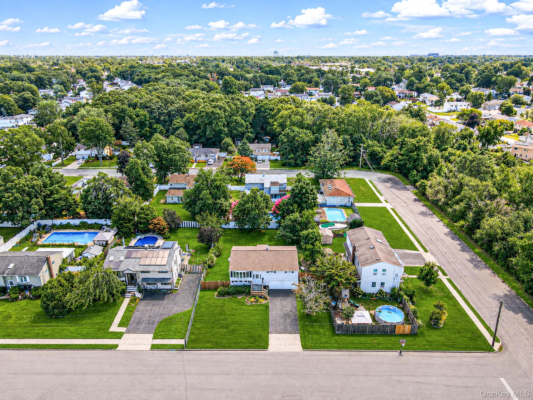 36th image of 104 Utica St, Islip, NY 11706 | MLS# 1037761
