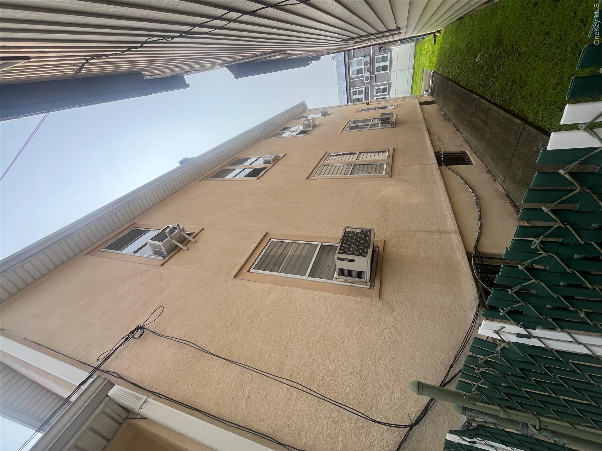 4th image of 67 Crescent Pl, Yonkers, NY 10704 | MLS# 1037773