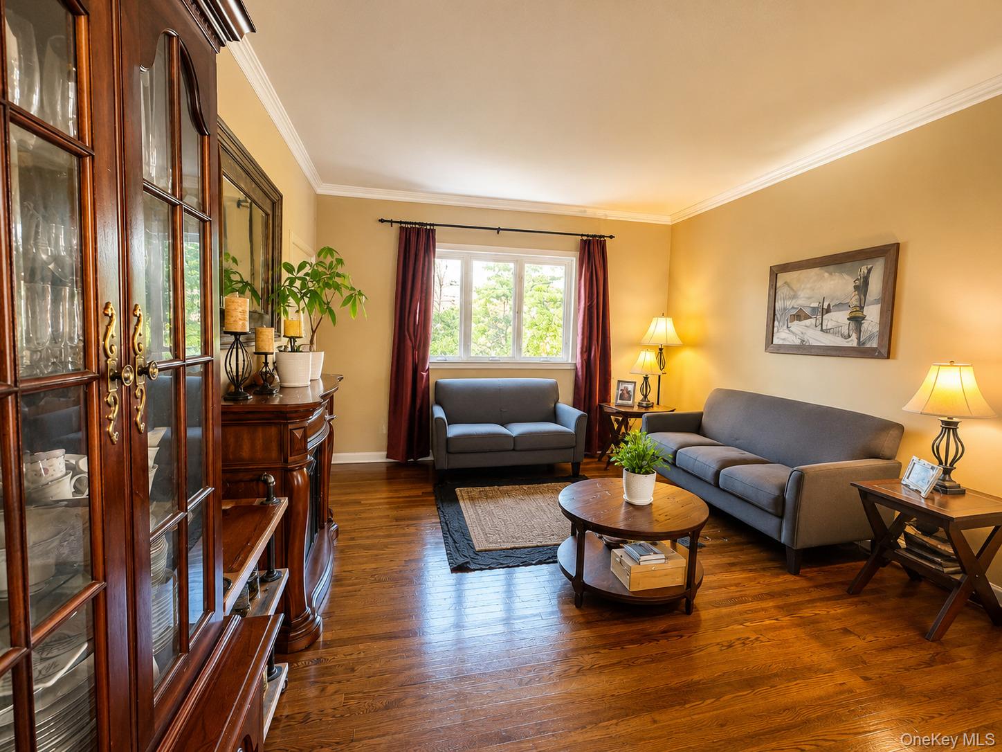 4th image of 33 Juniper Rd, North Hempstead, NY 11050 | MLS# 1037787