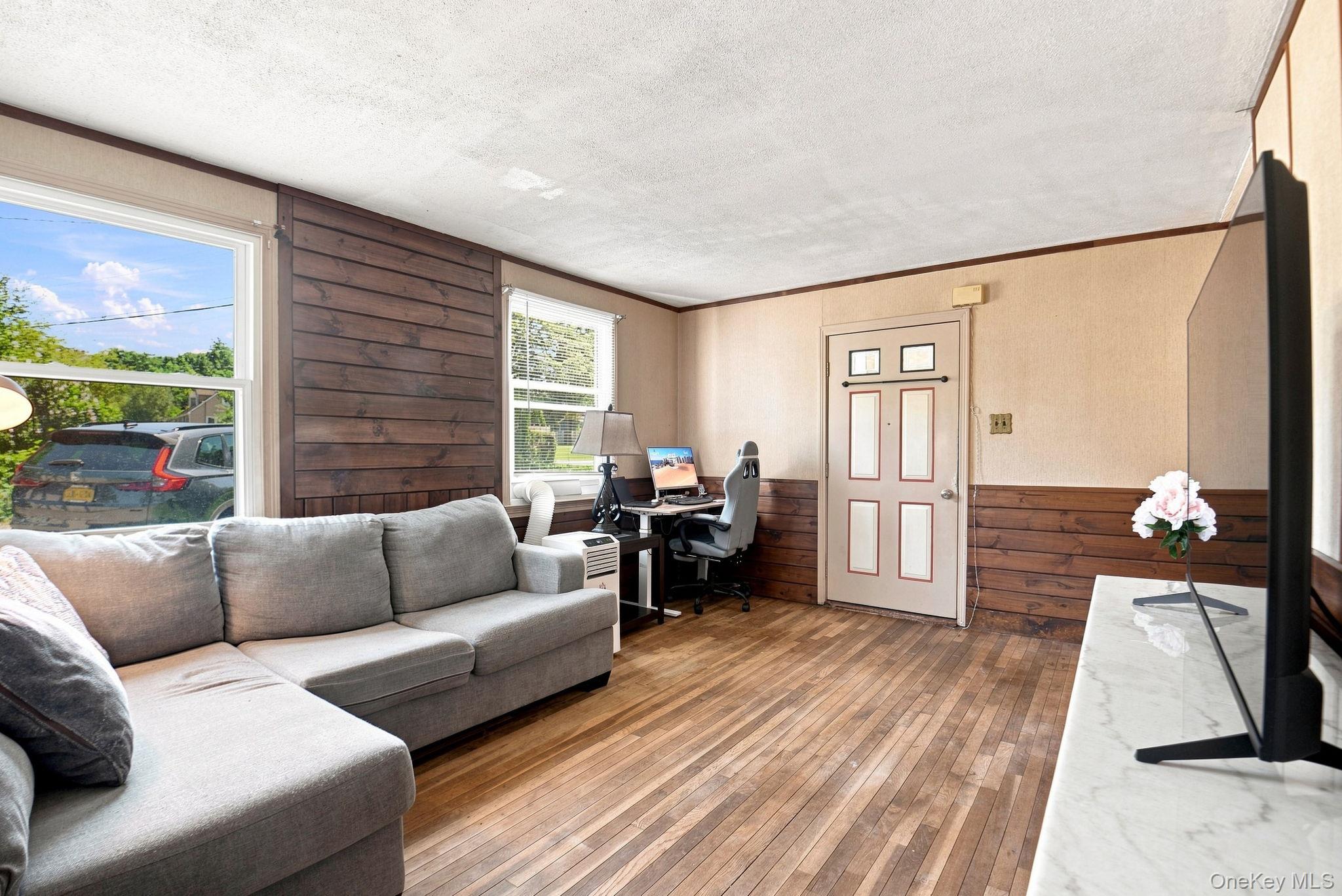 3rd image of 9 Kinderhook Dr, Poughkeepsie (town), NY 12603 | MLS# 1037795