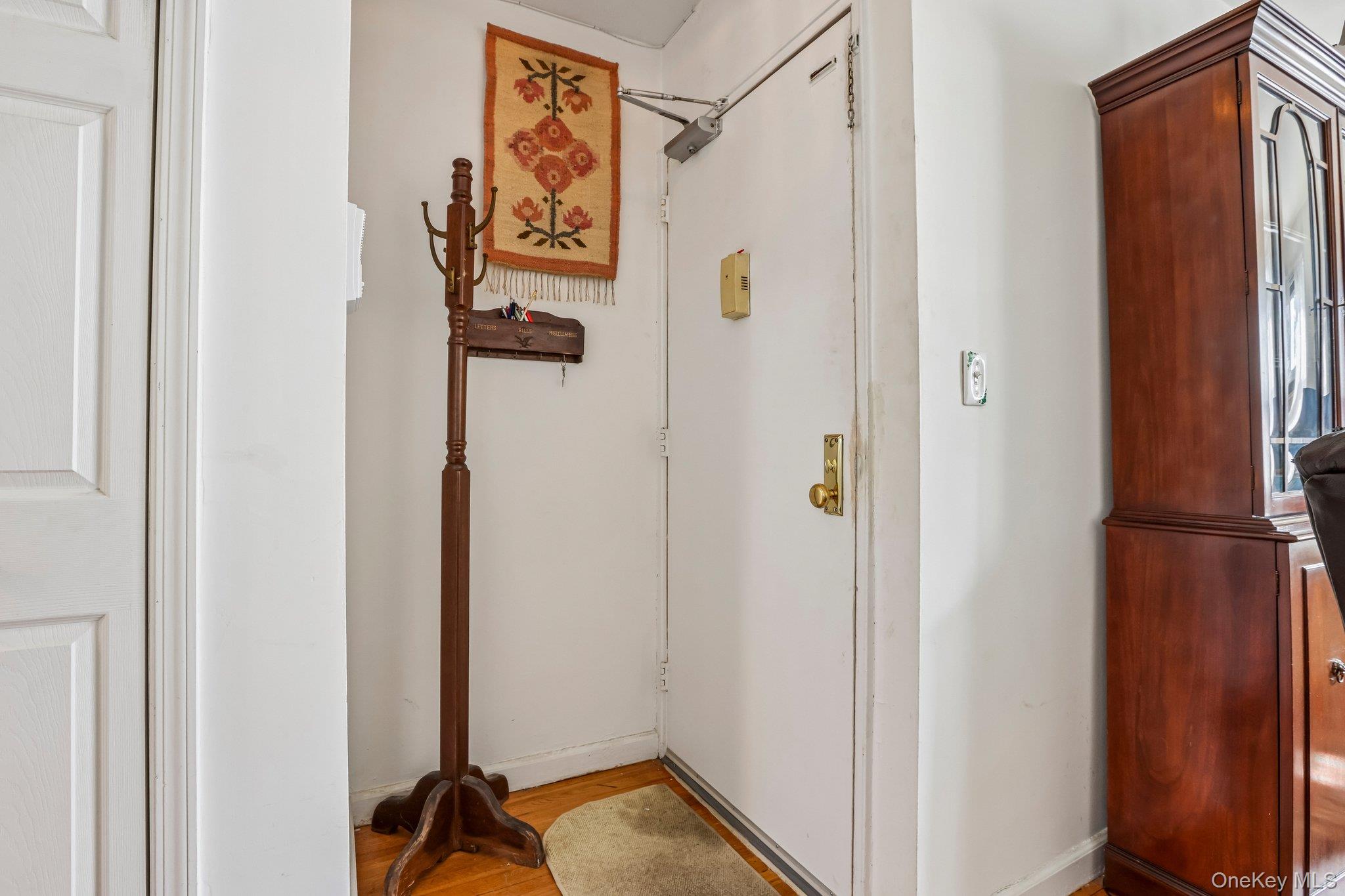 3rd image of 8 Dehaven Dr, Yonkers, NY 14094