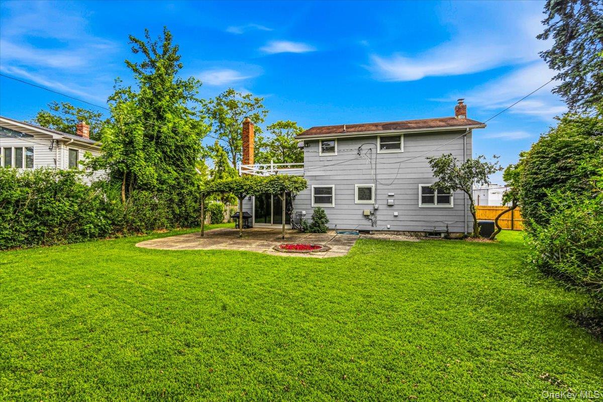 31st image of 3 Fishermans Dr, North Hempstead, NY 11050 | MLS# 1037828