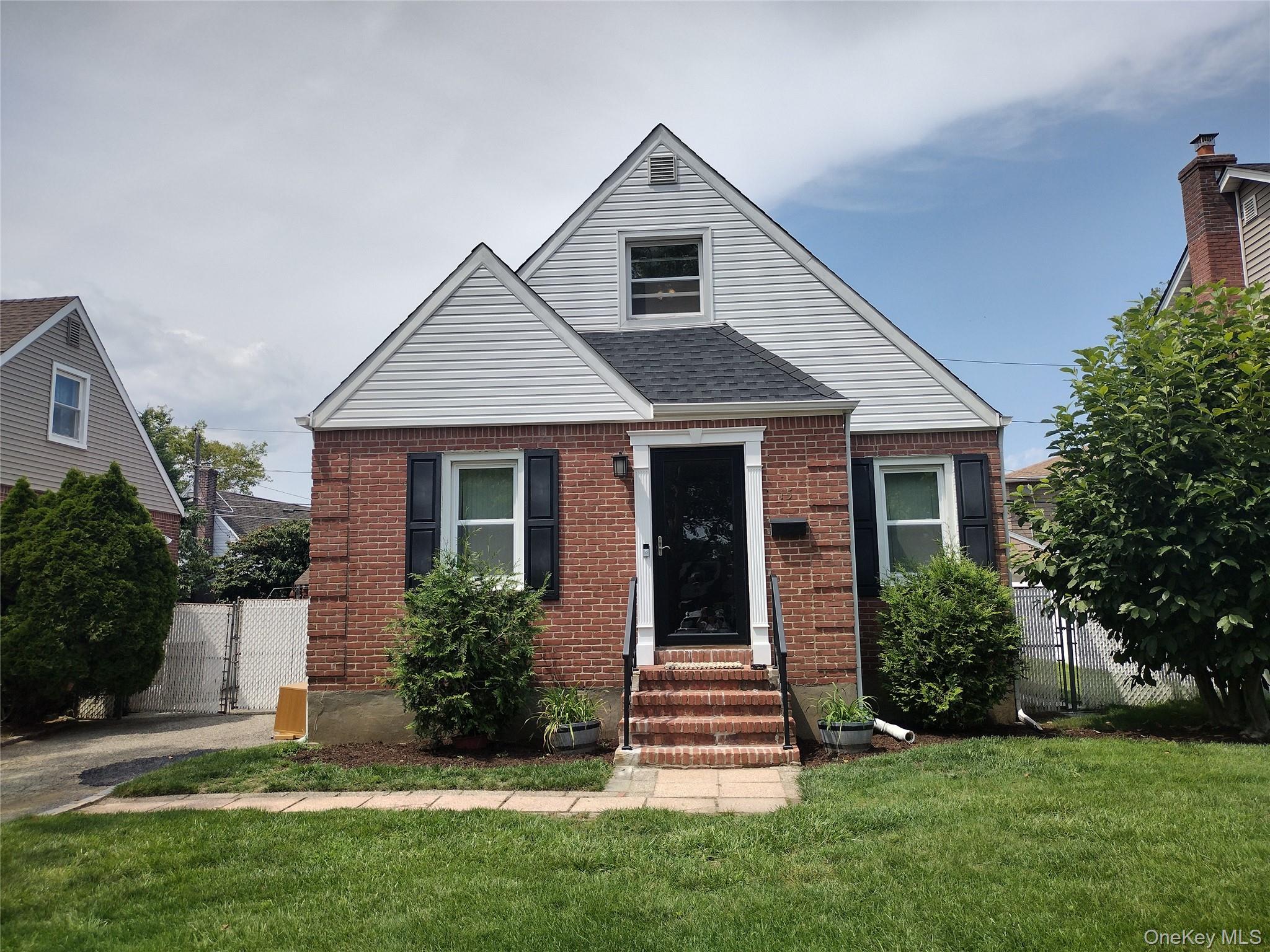 4th image of 15 Yale Blvd, North Hempstead, NY 11040 | MLS# 1037857