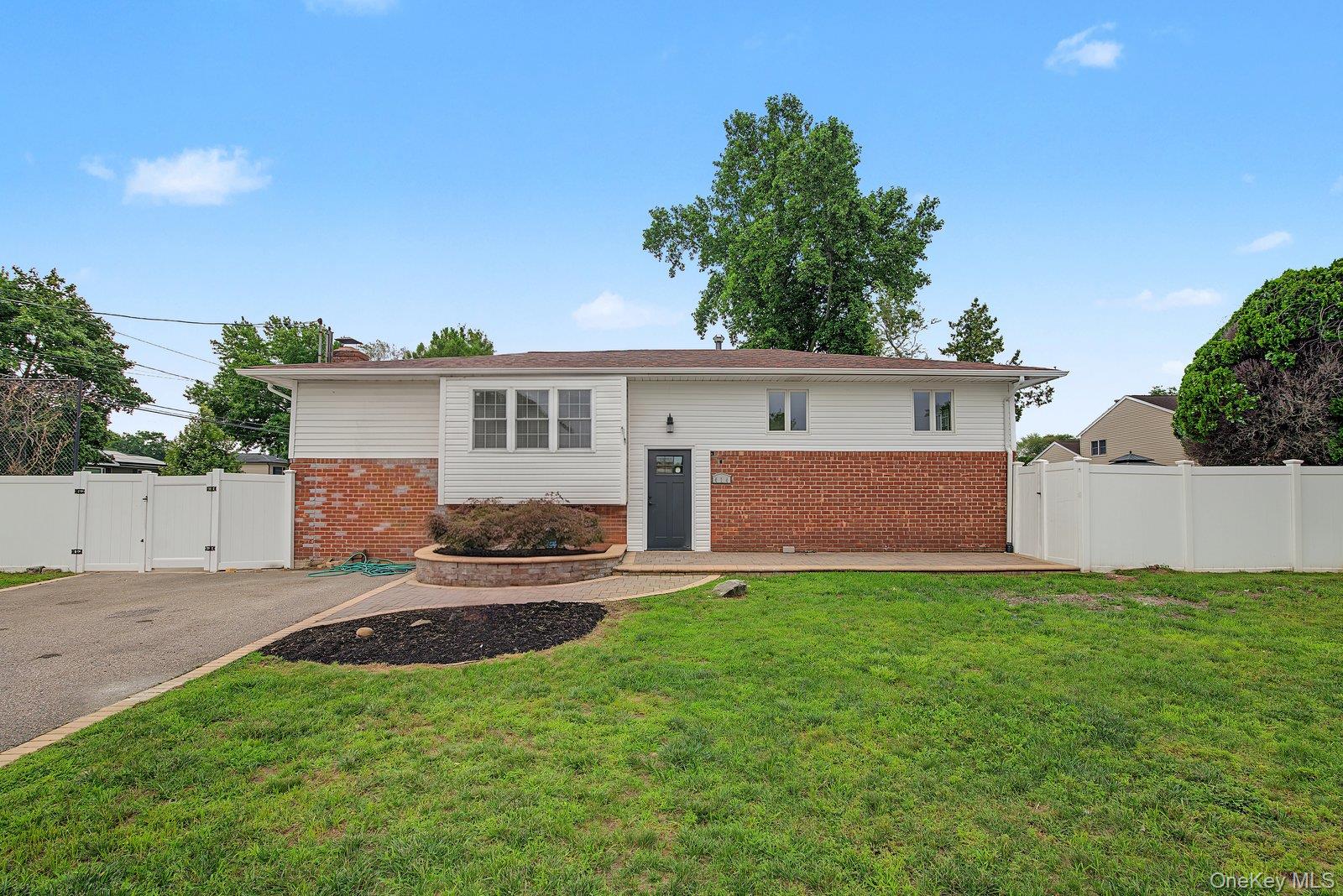 1st image of 414 Westview Ave, Babylon, NY 11729 | MLS# 1037869