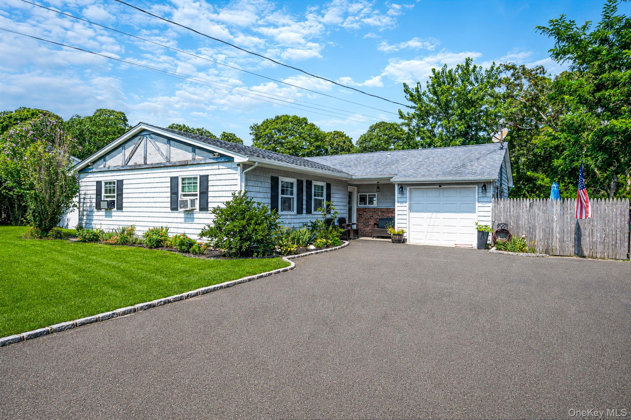 1st image of 40 Elm Ave, Southampton, NY 11901 | MLS# 1037873