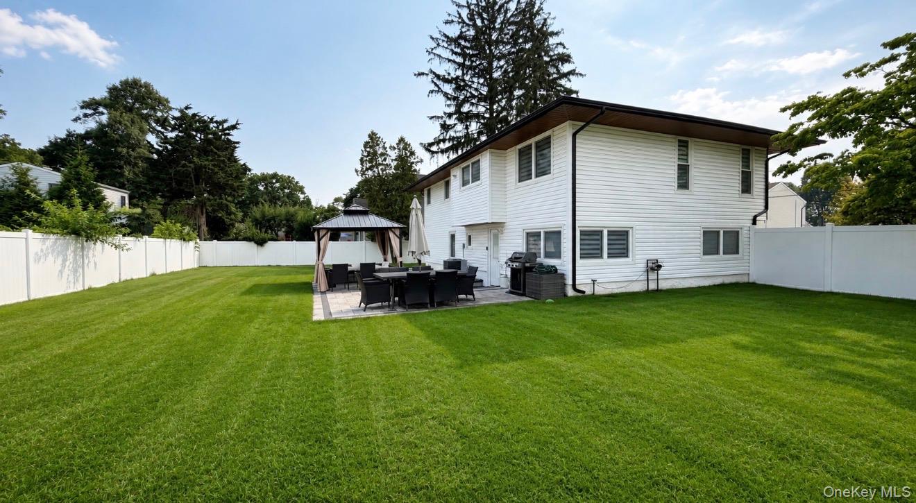 32nd image of 1739 Quarter St, West Babylon, NY 11704 | MLS# 1037890
