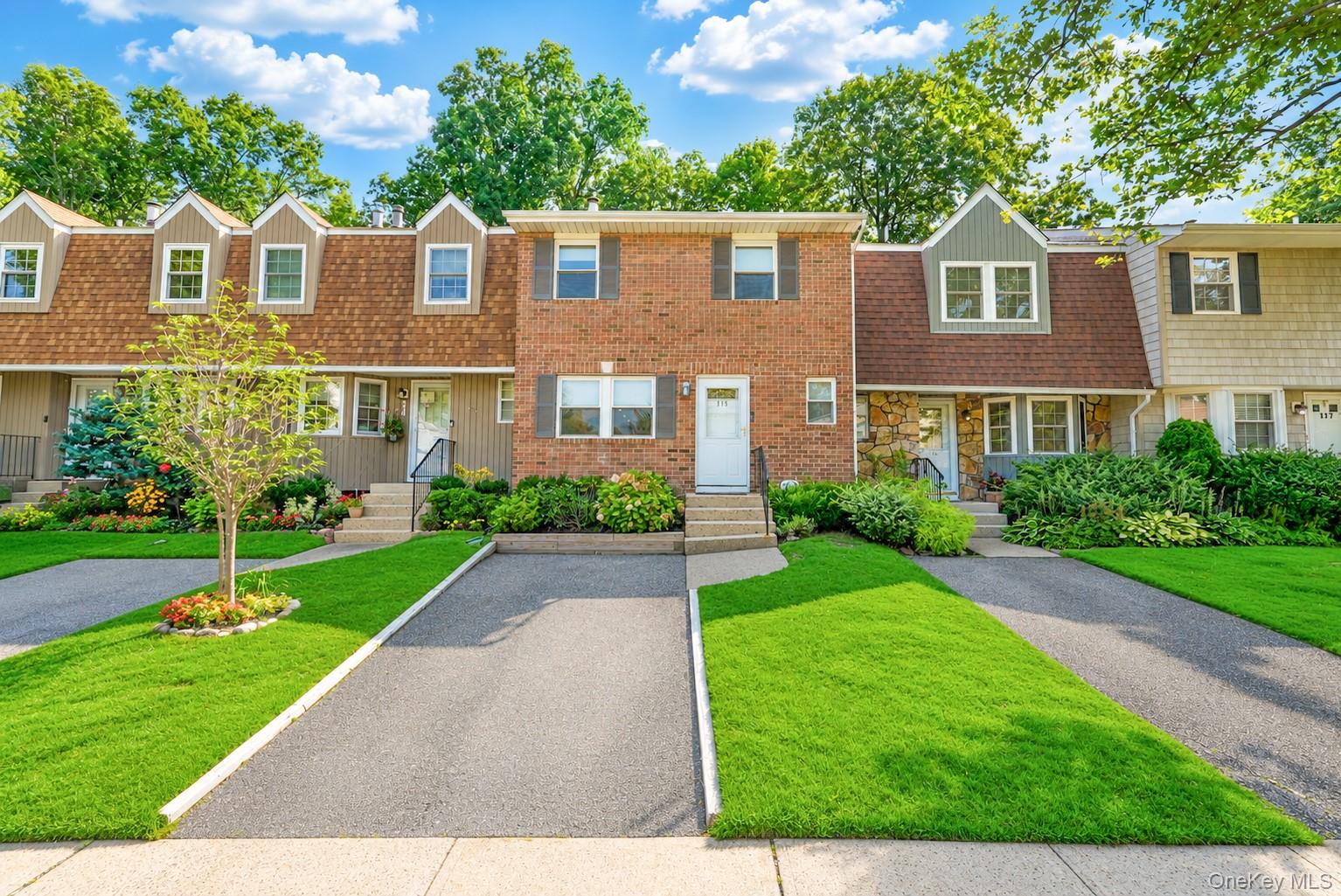 28th image of 115 Woody Ln, Oyster Bay, NY 11797 | MLS# 1037907