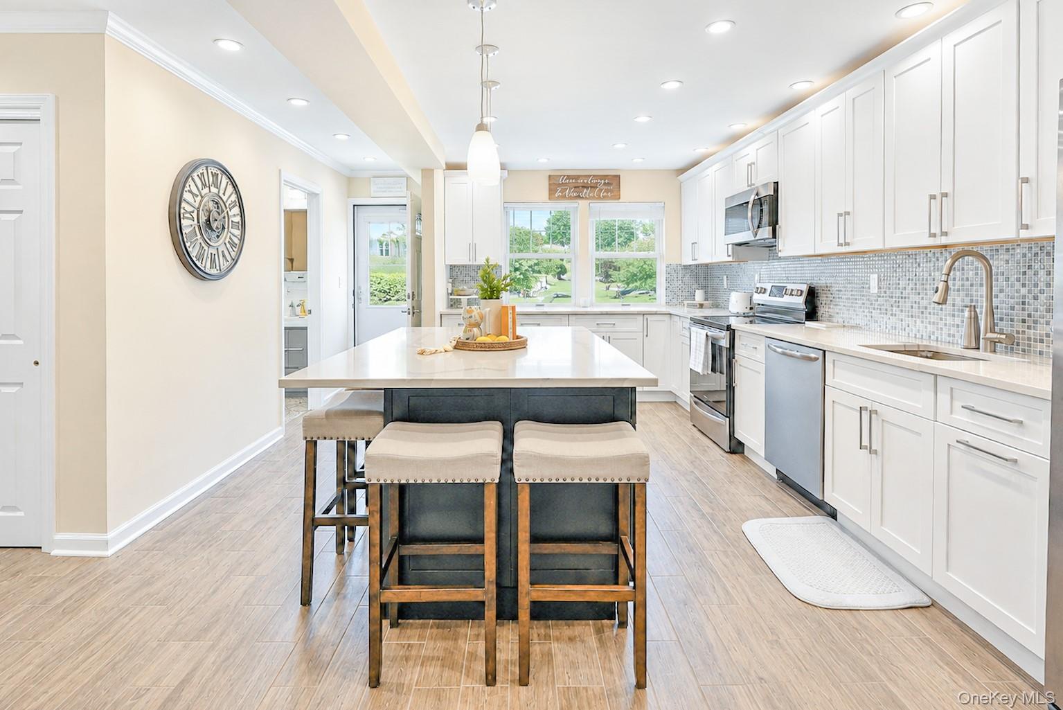 4th image of 115 Woody Ln, Oyster Bay, NY 11797 | MLS# 1037907