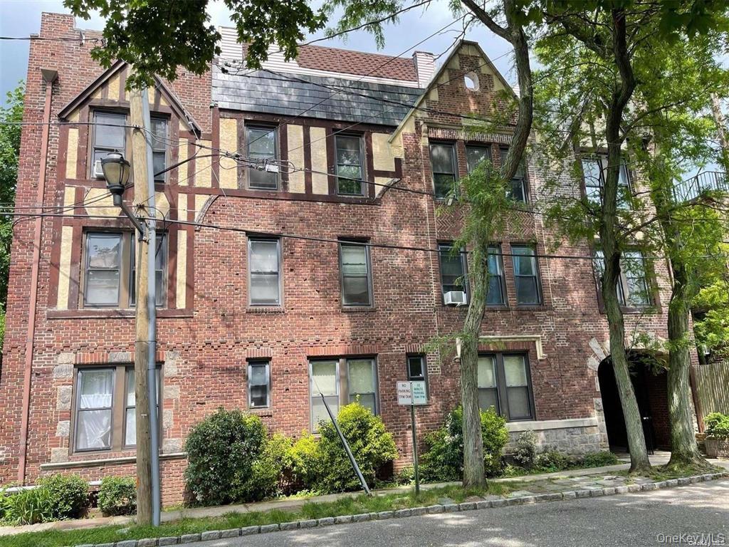 1st image of 1 Hillside Ave #3B, North Hempstead, NY 11021 | MLS# 1037913
