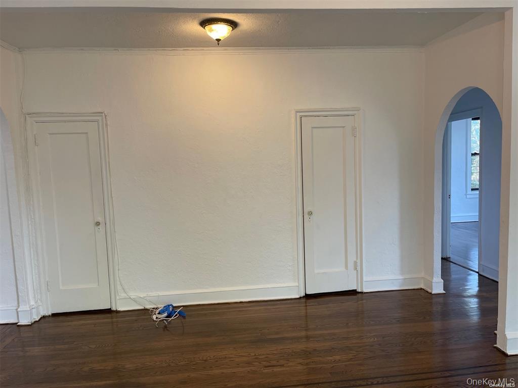 5th image of 1 Hillside Ave #3B, North Hempstead, NY 11021 | MLS# 1037913