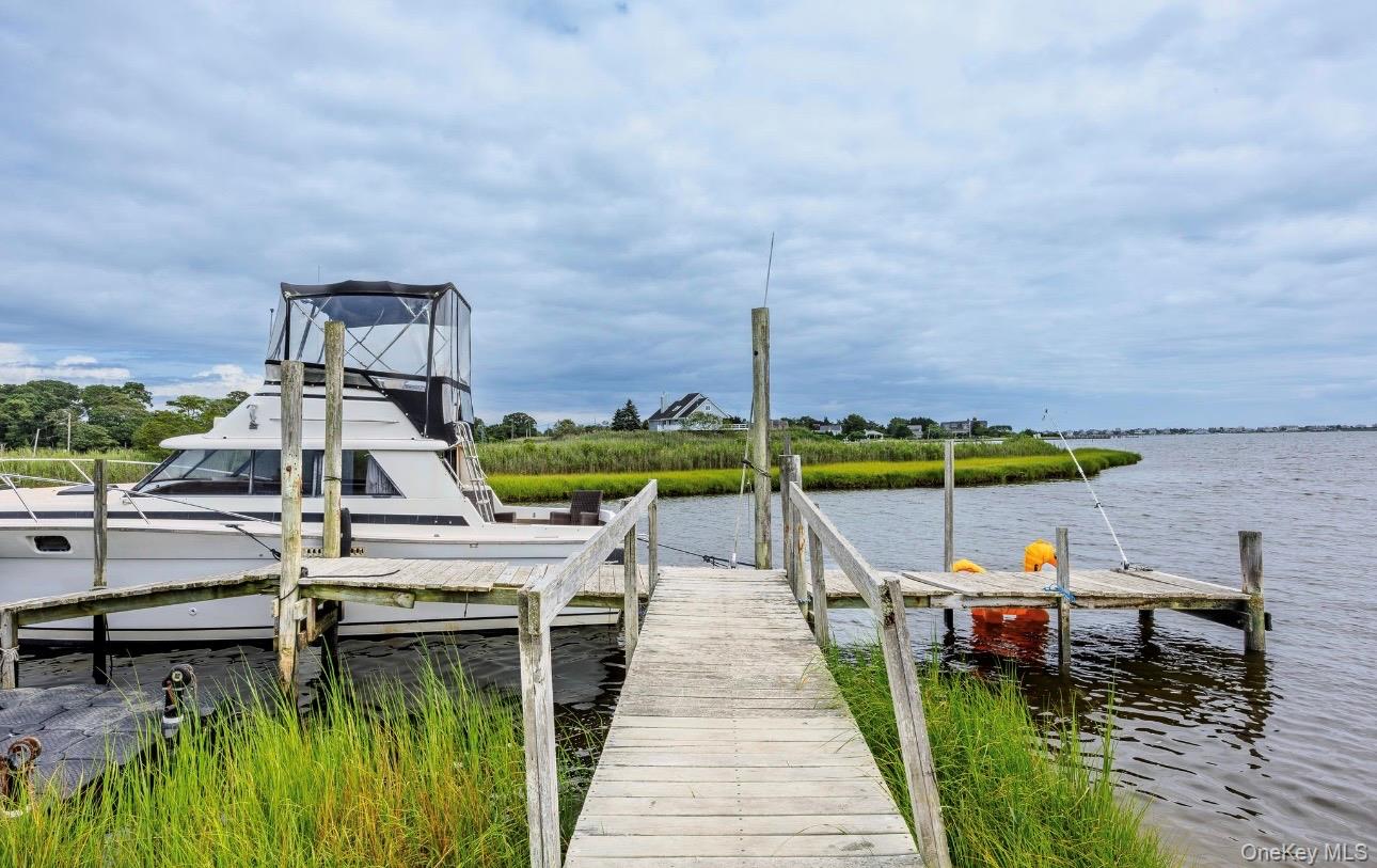 4th image of 12 Pleasant Ave, Southampton, NY 11977 | MLS# 1037938