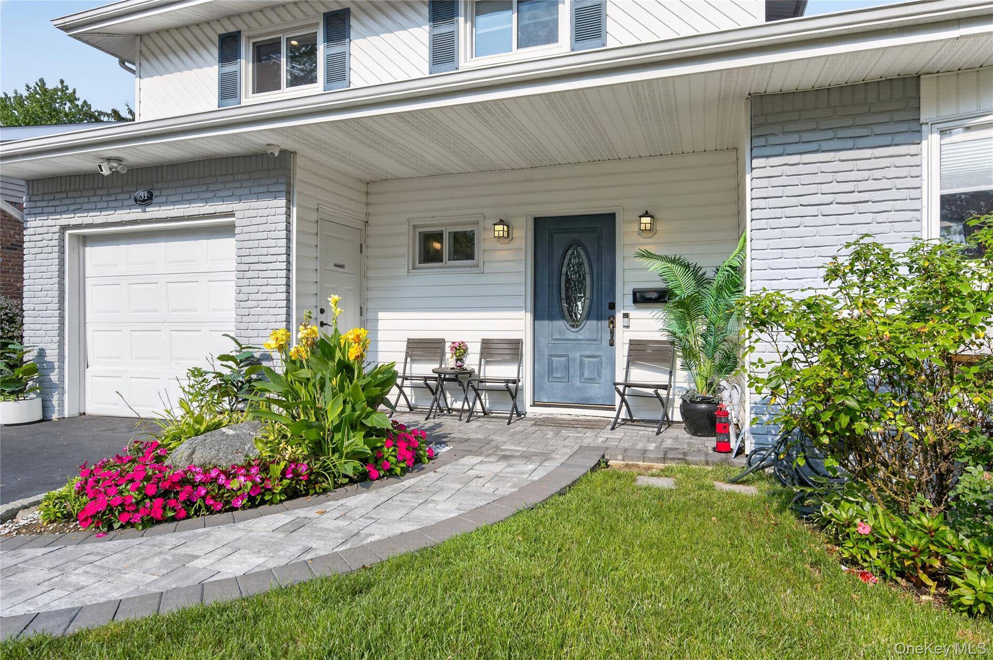 2nd image of 31 Driftwood Dr, North Hempstead, NY 11050 | MLS# 1037946