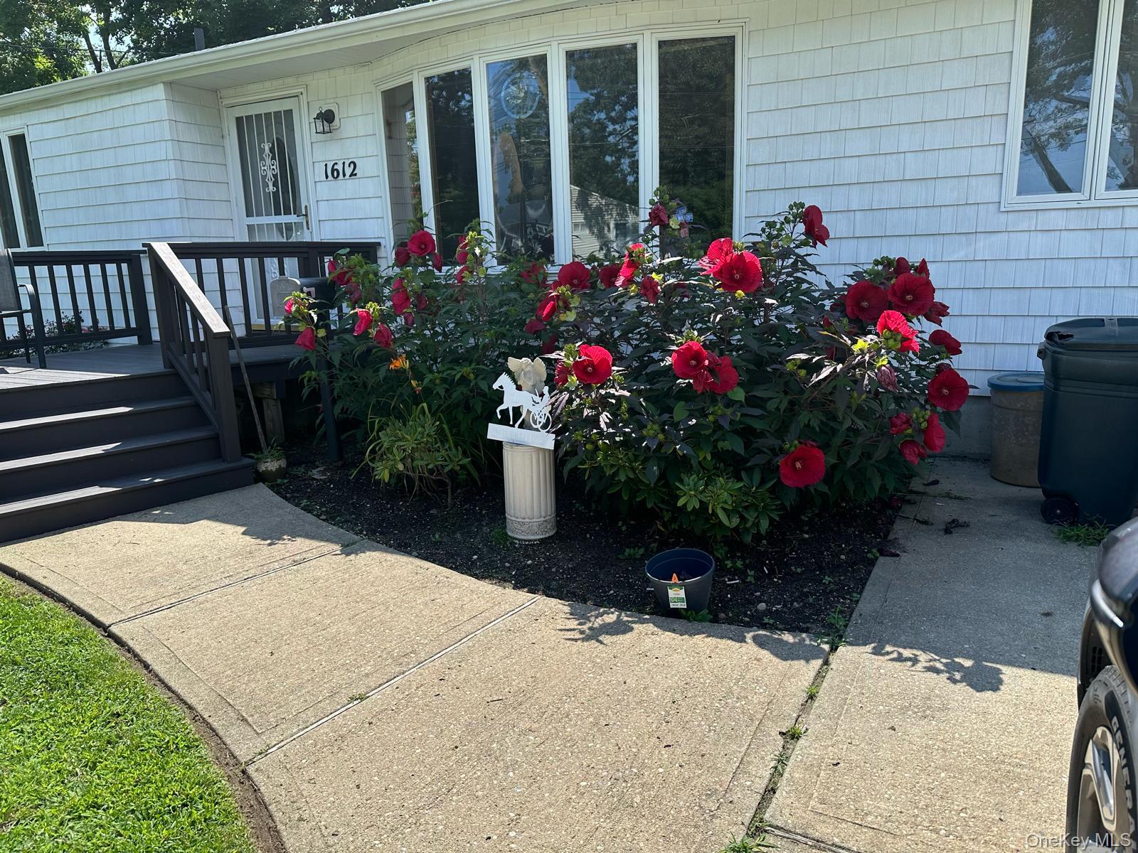 2nd image of 1612 N Gardiner Dr, Islip, NY 11706 | MLS# 1037951