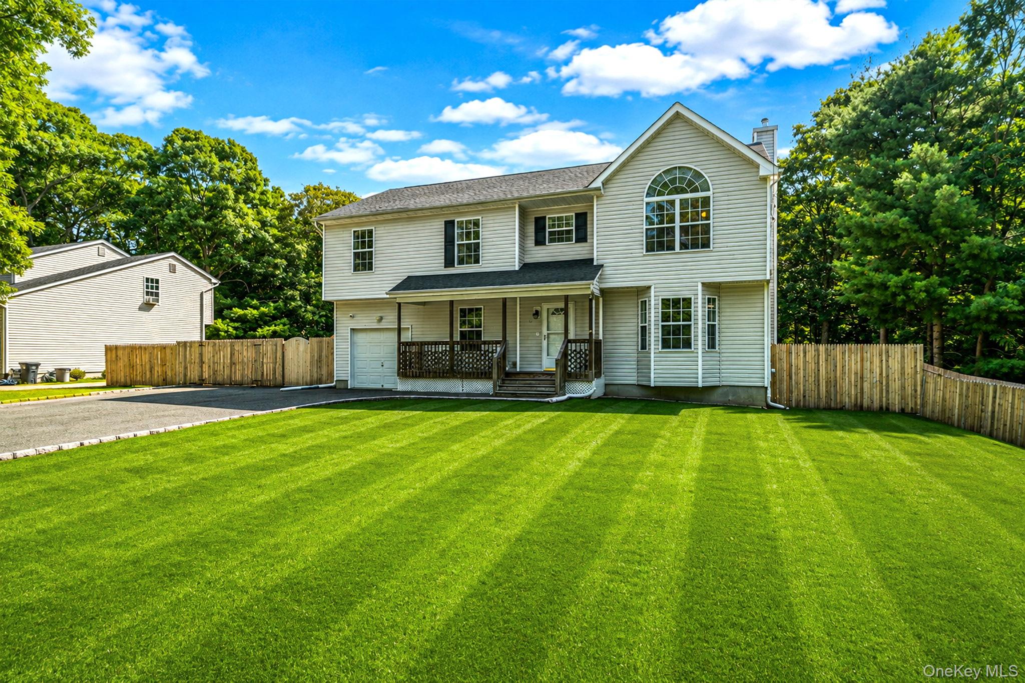 4th image of 10 Cedar Ln, Brookhaven, NY 11763 | MLS# 1037959
