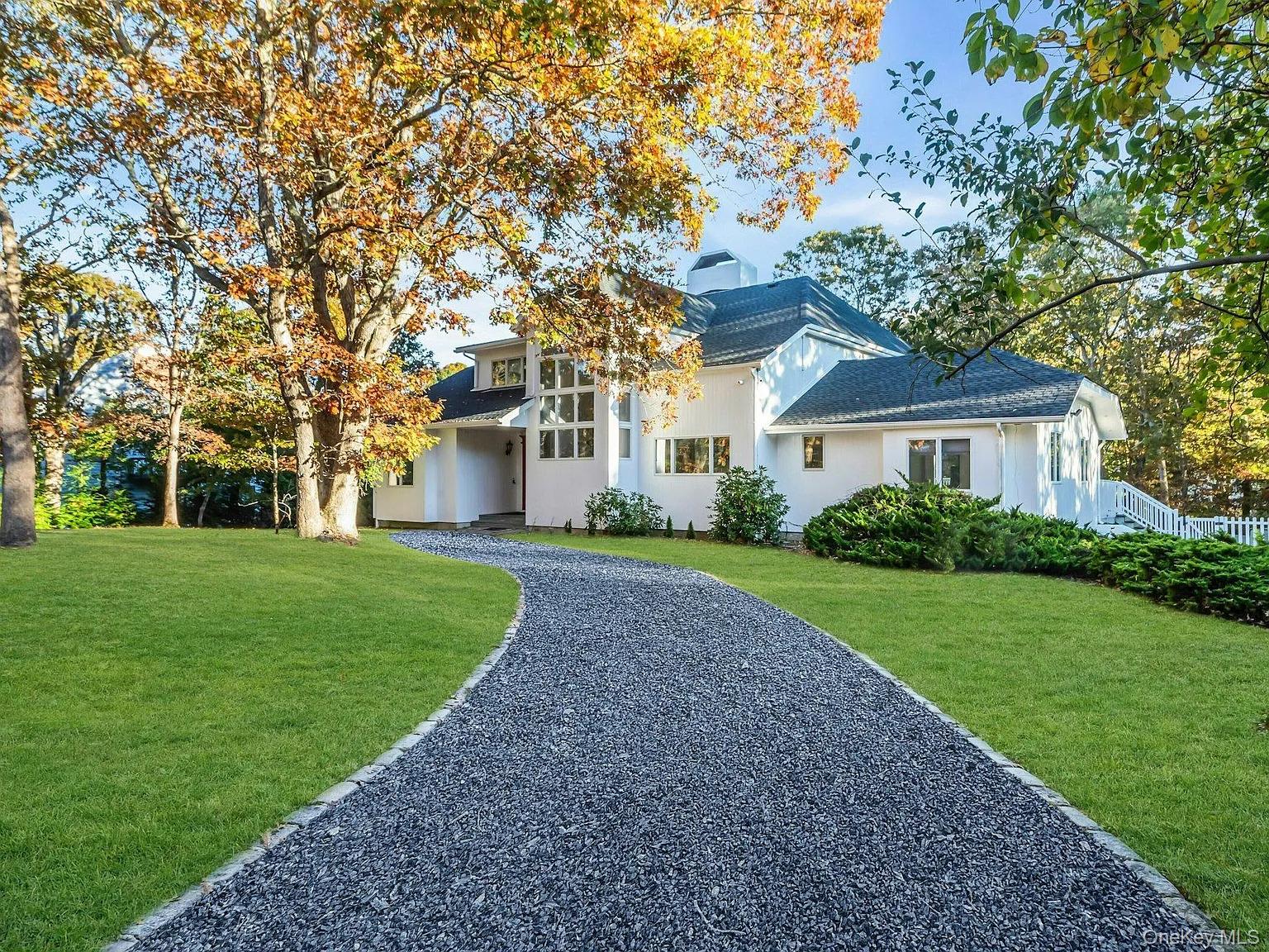 2nd image of 19 Bay Woods Dr, Southampton, NY 11946 | MLS# 1037991