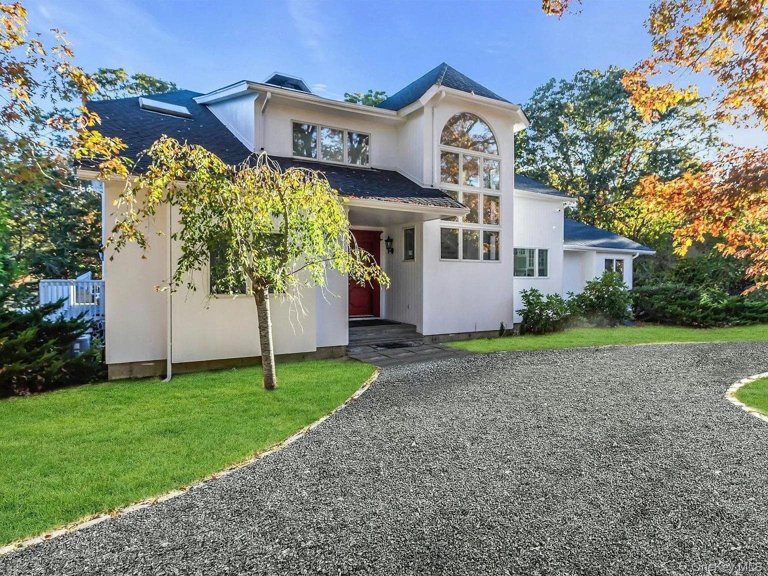 3rd image of 19 Bay Woods Dr, Southampton, NY 11946 | MLS# 1037991