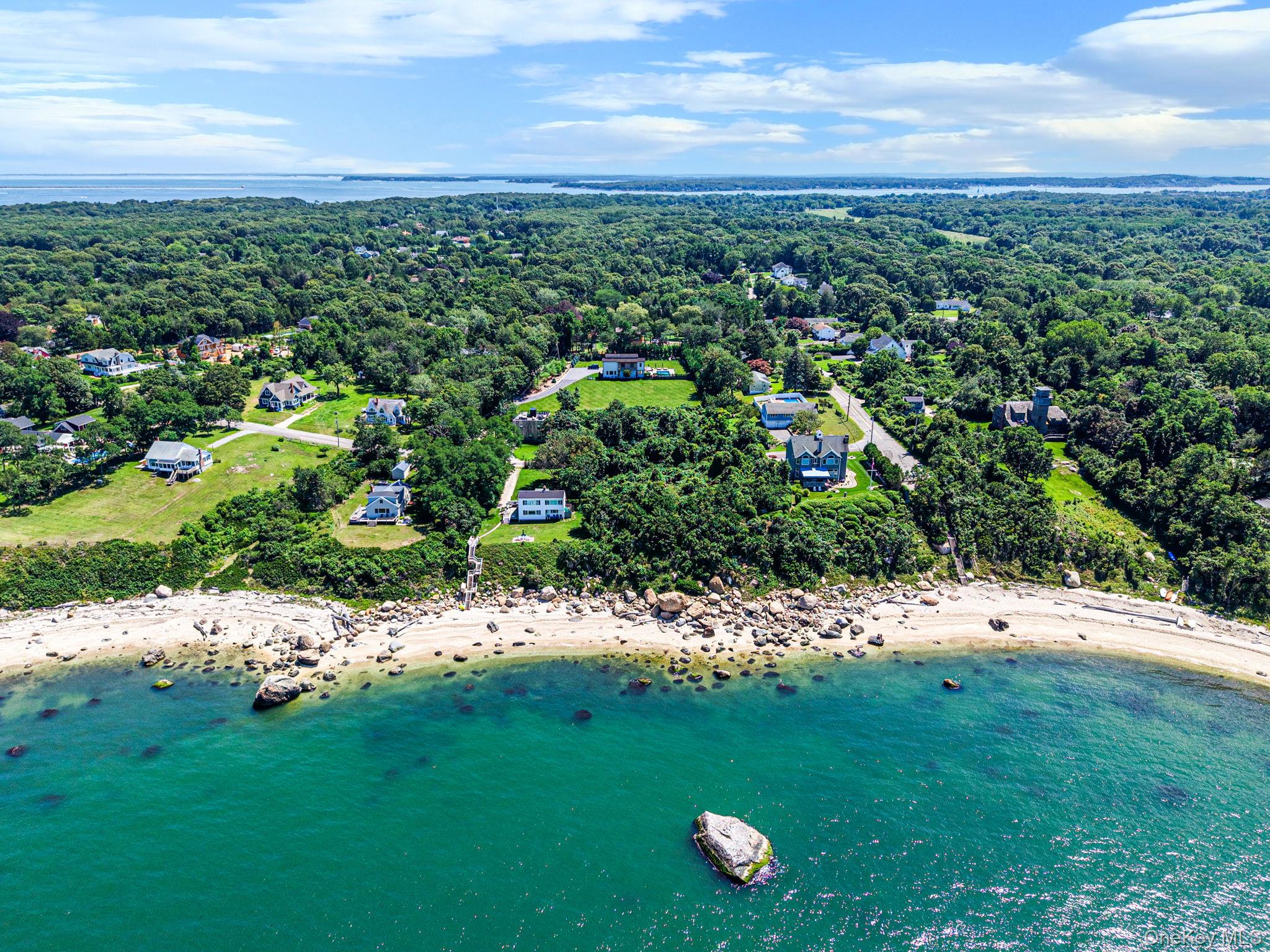 10th image of 400 Aquaview Ave, Southold, NY 11939 | MLS# 1038007