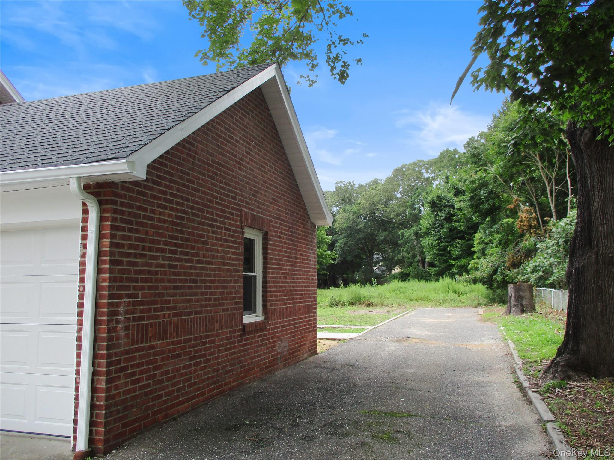 5th image of 554 Mill Rd, Brookhaven, NY 11727 | MLS# 1038012