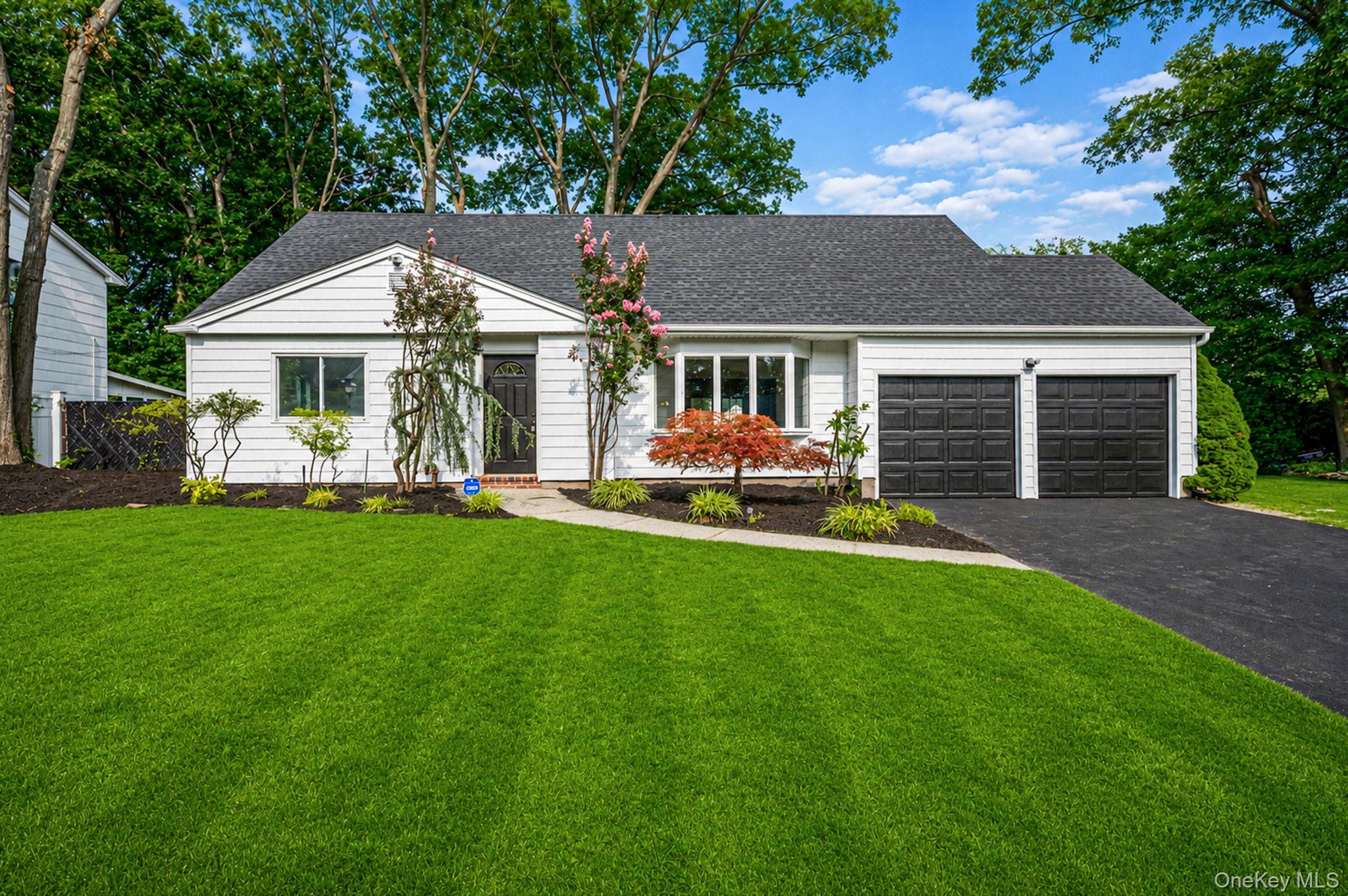 3rd image of 23 Dellmarie Ln, Smithtown, NY 11767 | MLS# 1038013