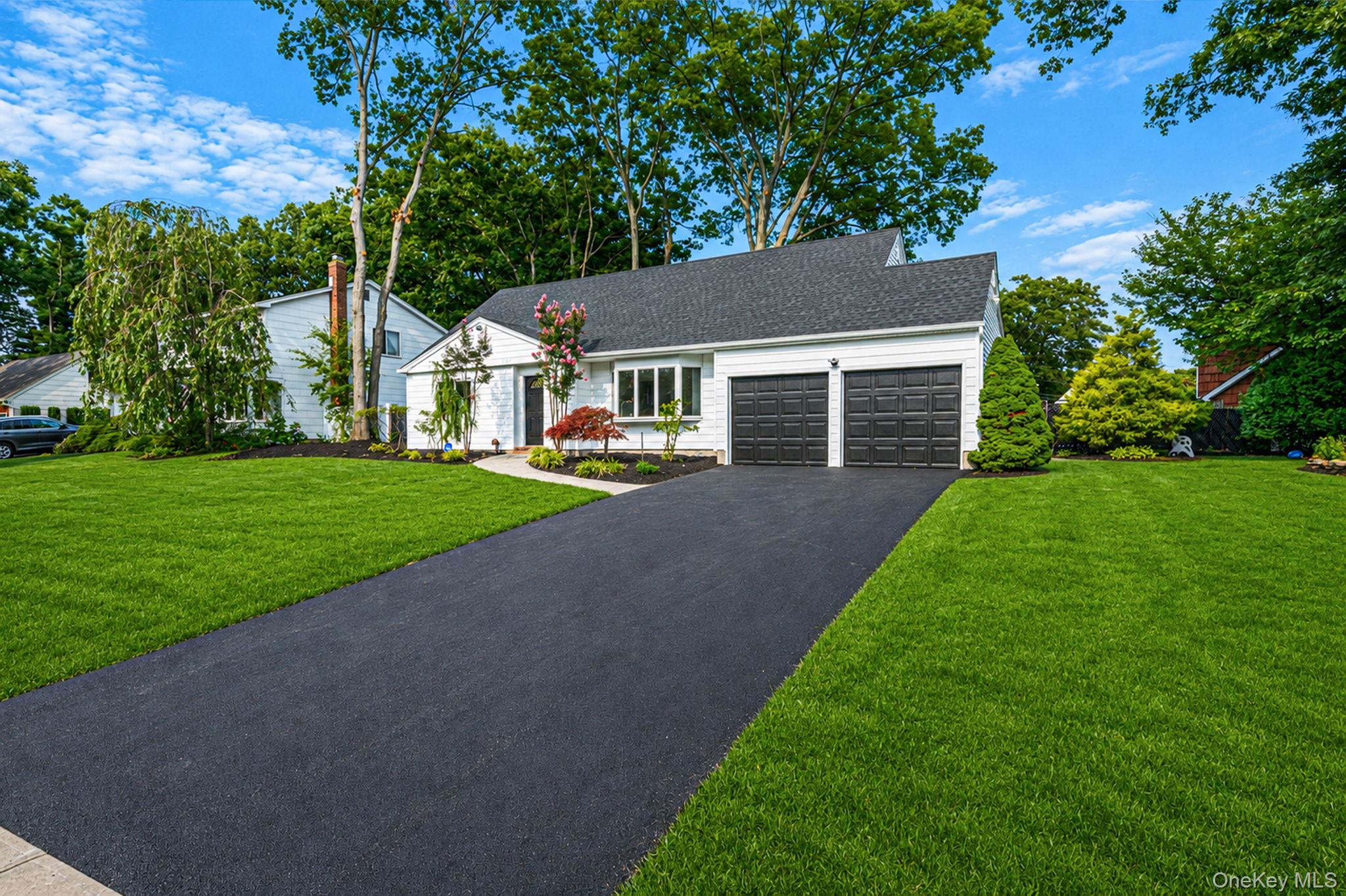 5th image of 23 Dellmarie Ln, Smithtown, NY 11767 | MLS# 1038013