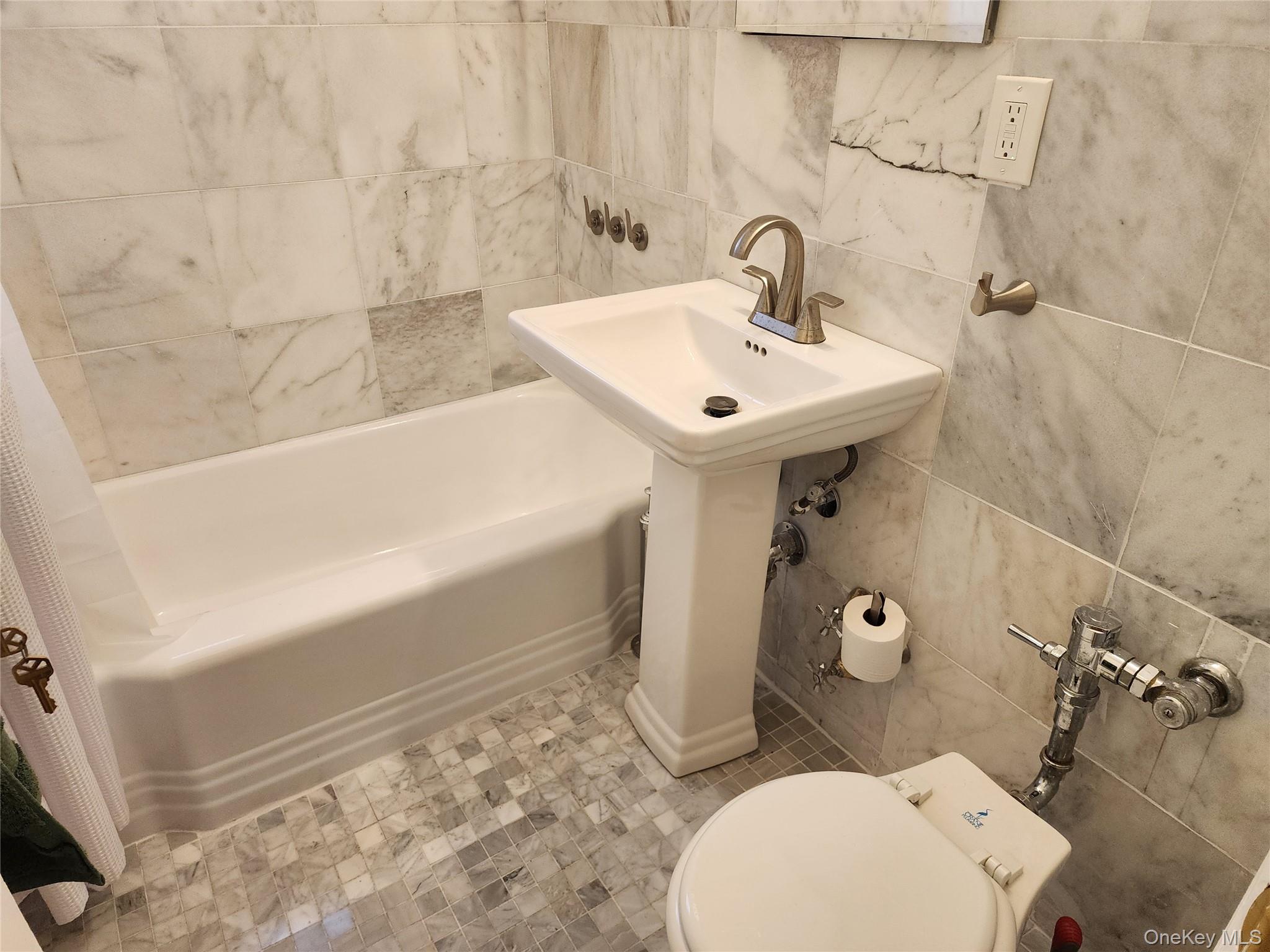 2nd image of 123-25 82nd Ave, New York, NY 11415