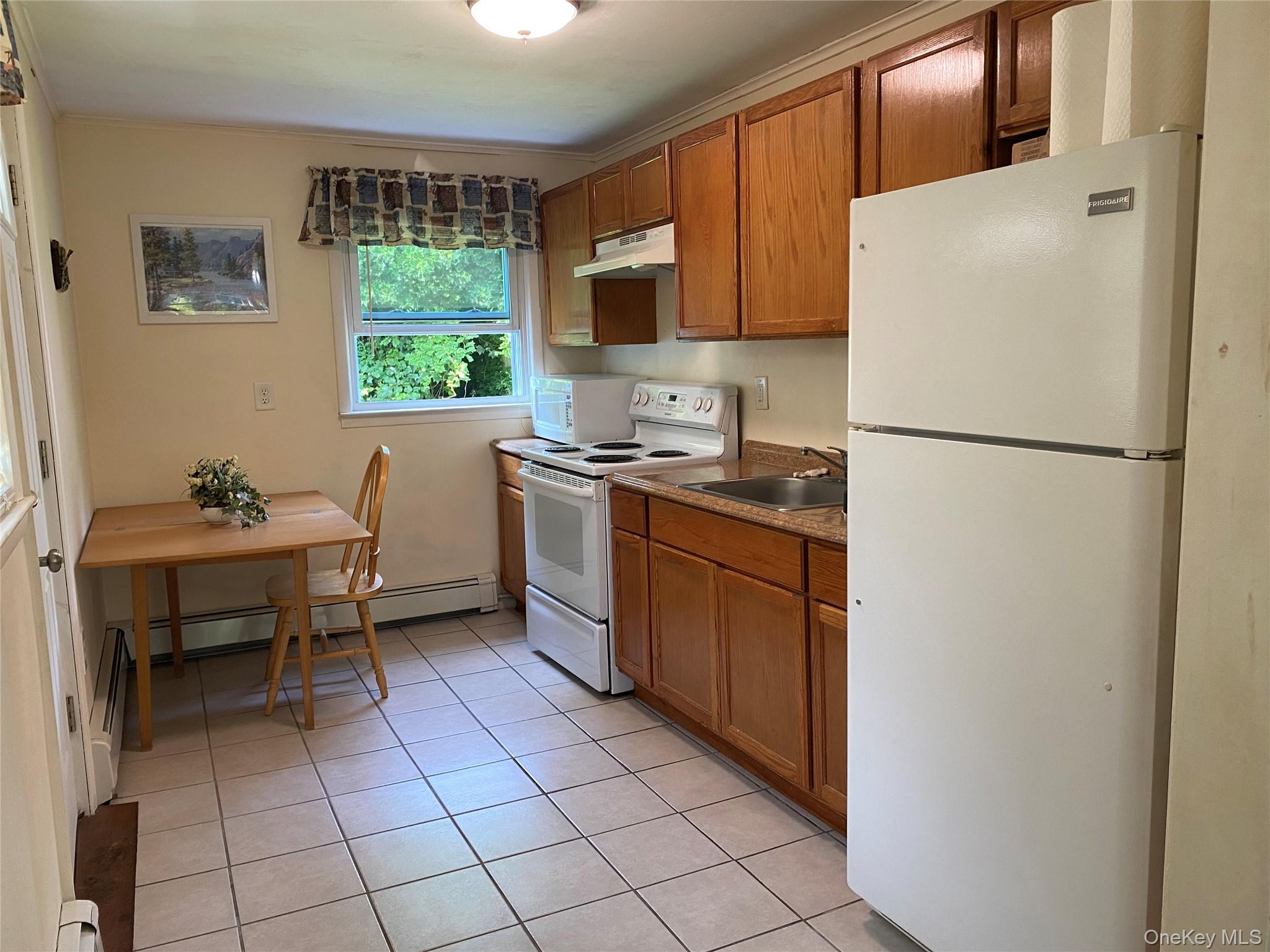 4th image of 66 Longfellow Dr, Brookhaven, NY 11951 | MLS# 1038076