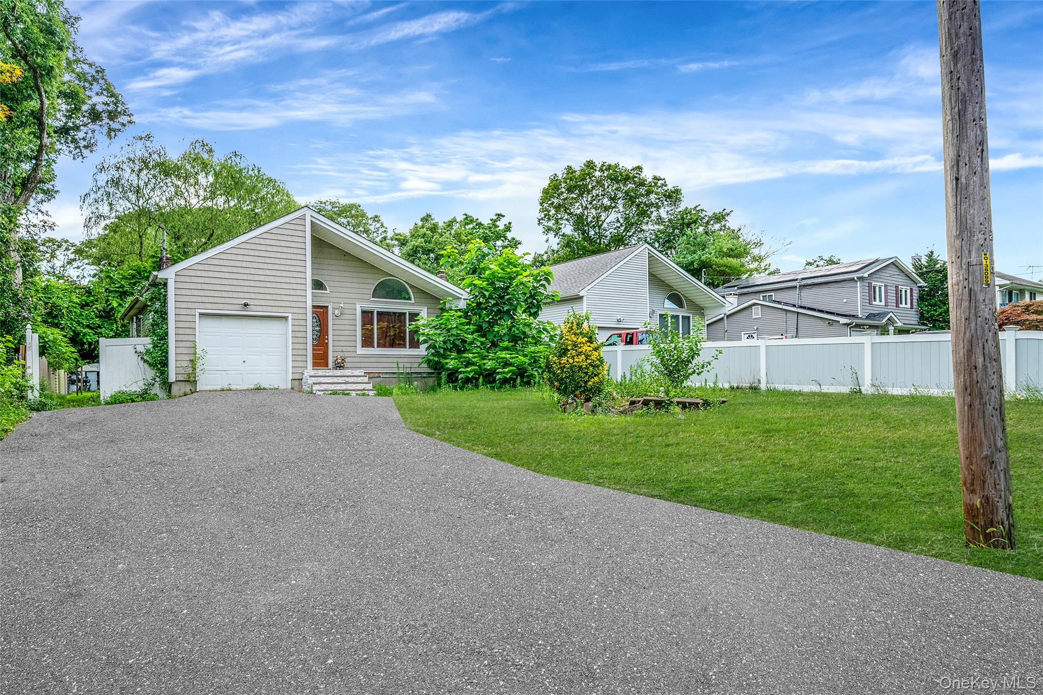 3rd image of 413 Glen Dr, Brookhaven, NY 11967 | MLS# 1038100
