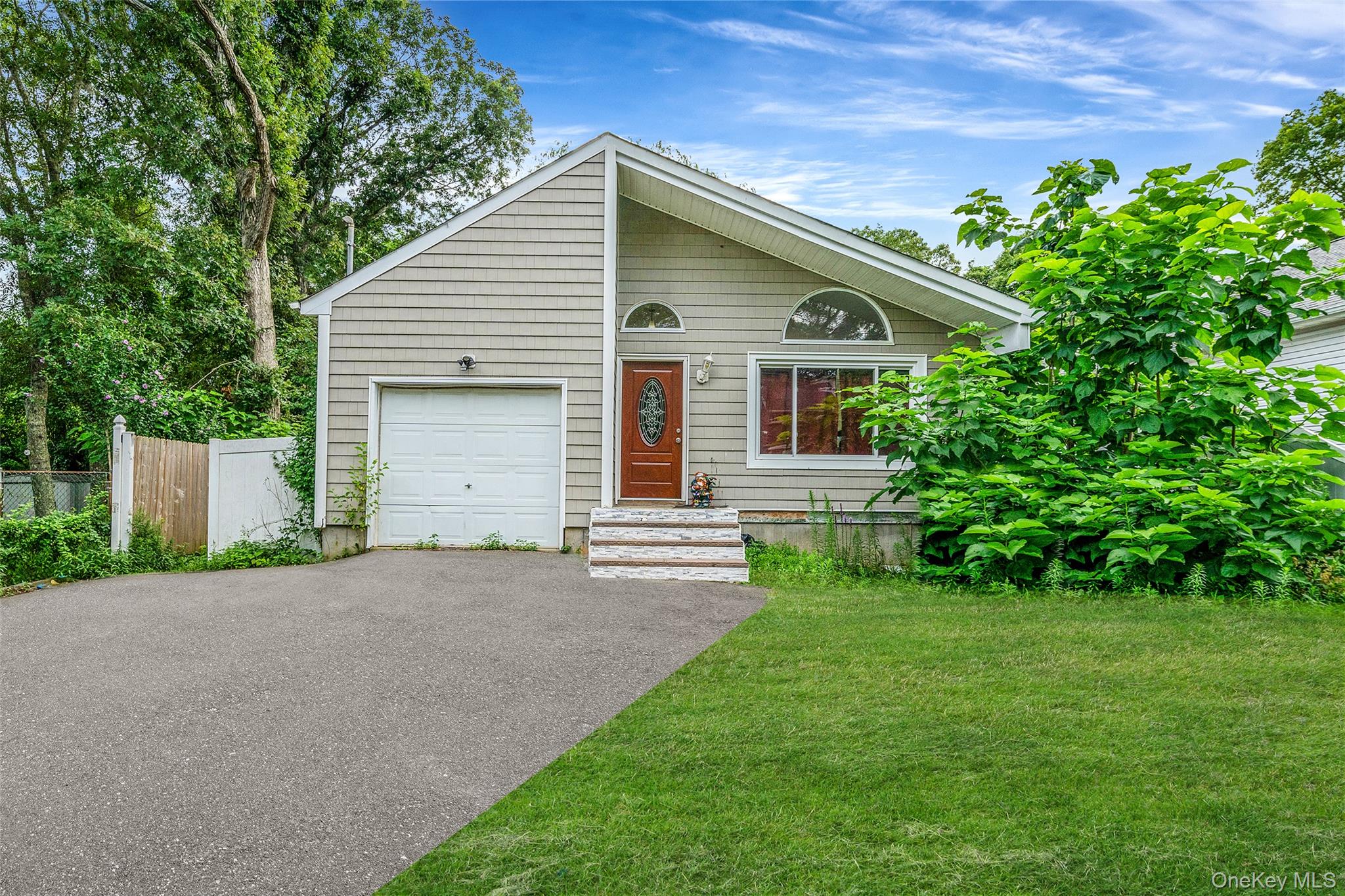 1st image of 413 Glen Dr, Brookhaven, NY 11967 | MLS# 1038100
