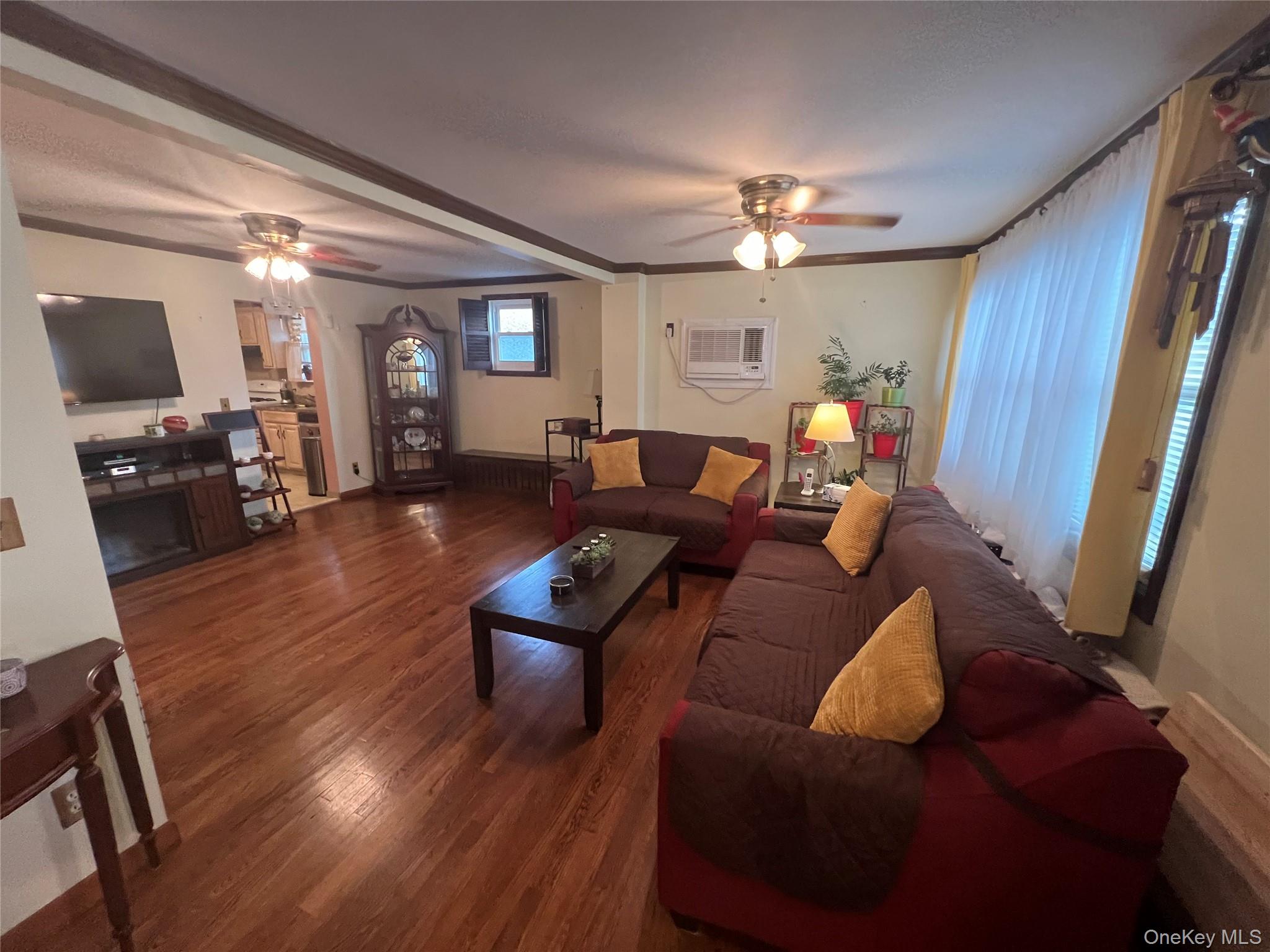 2nd image of 1014 Bonaparte Pl, Hempstead, NY 11510 | MLS# 1038104