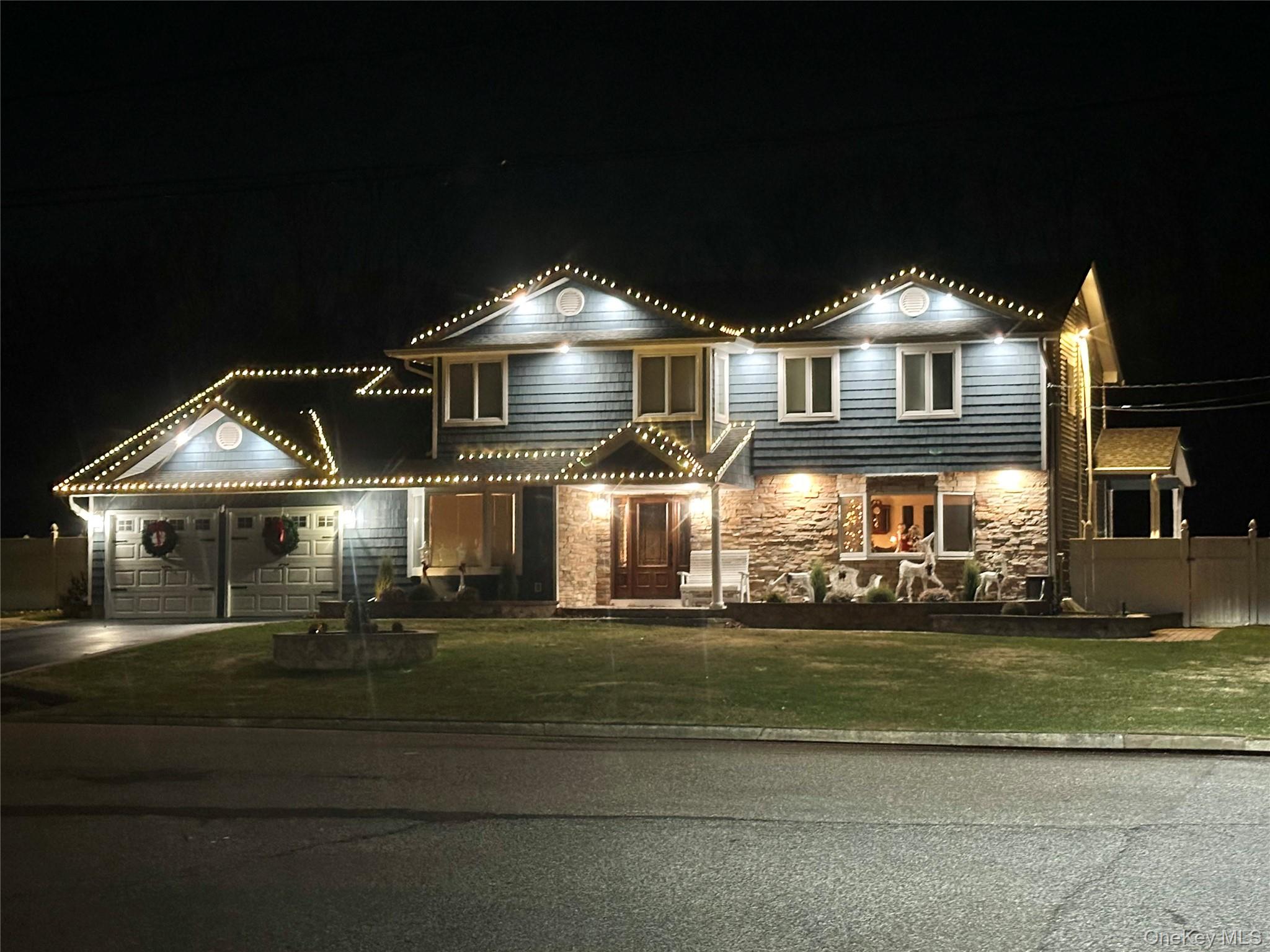 4th image of 240 Woodhull Ave, Brookhaven, NY 11776 | MLS# 1038124