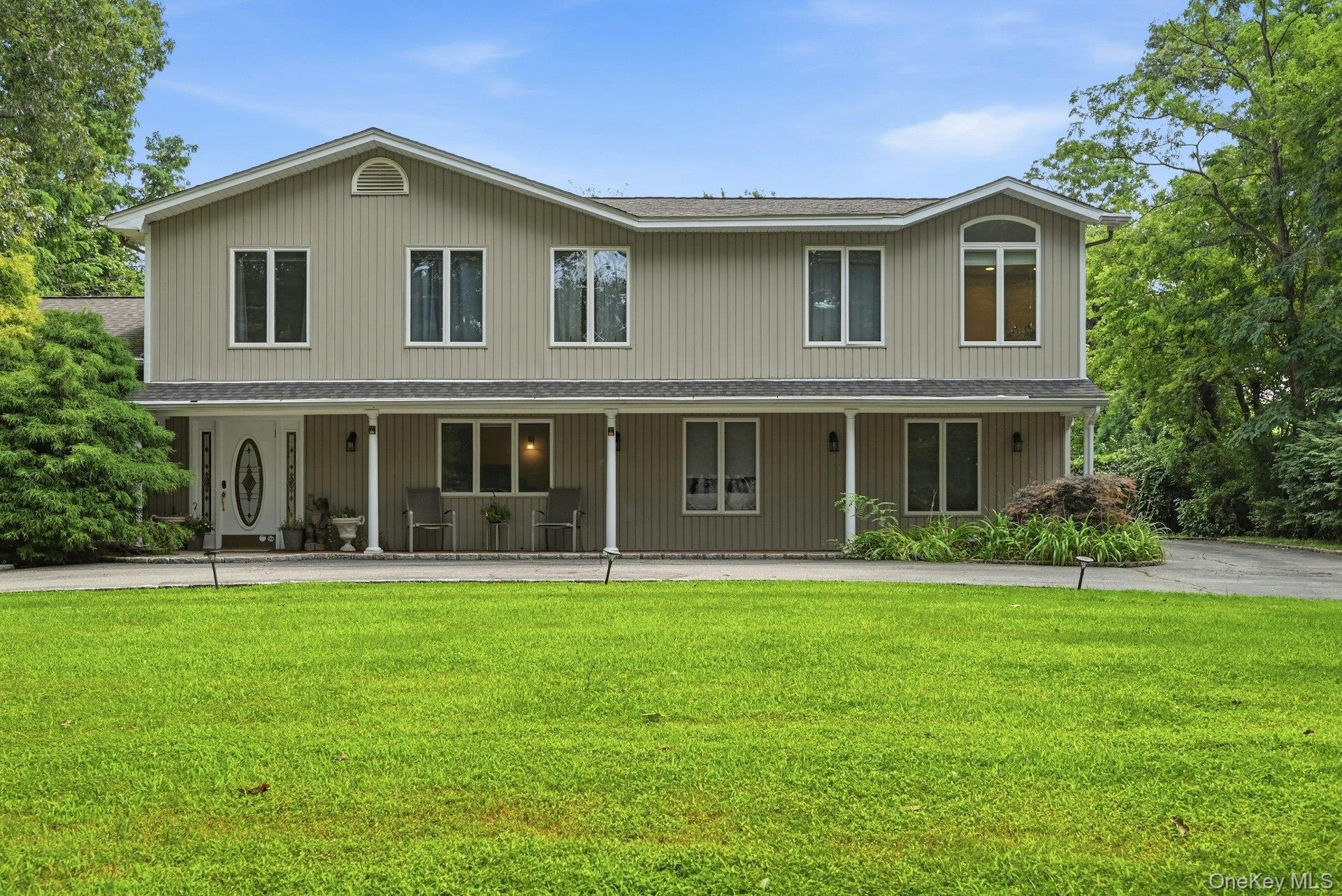 2nd image of 11 Soundview Dr, Brookhaven, NY 11777 | MLS# 1038126