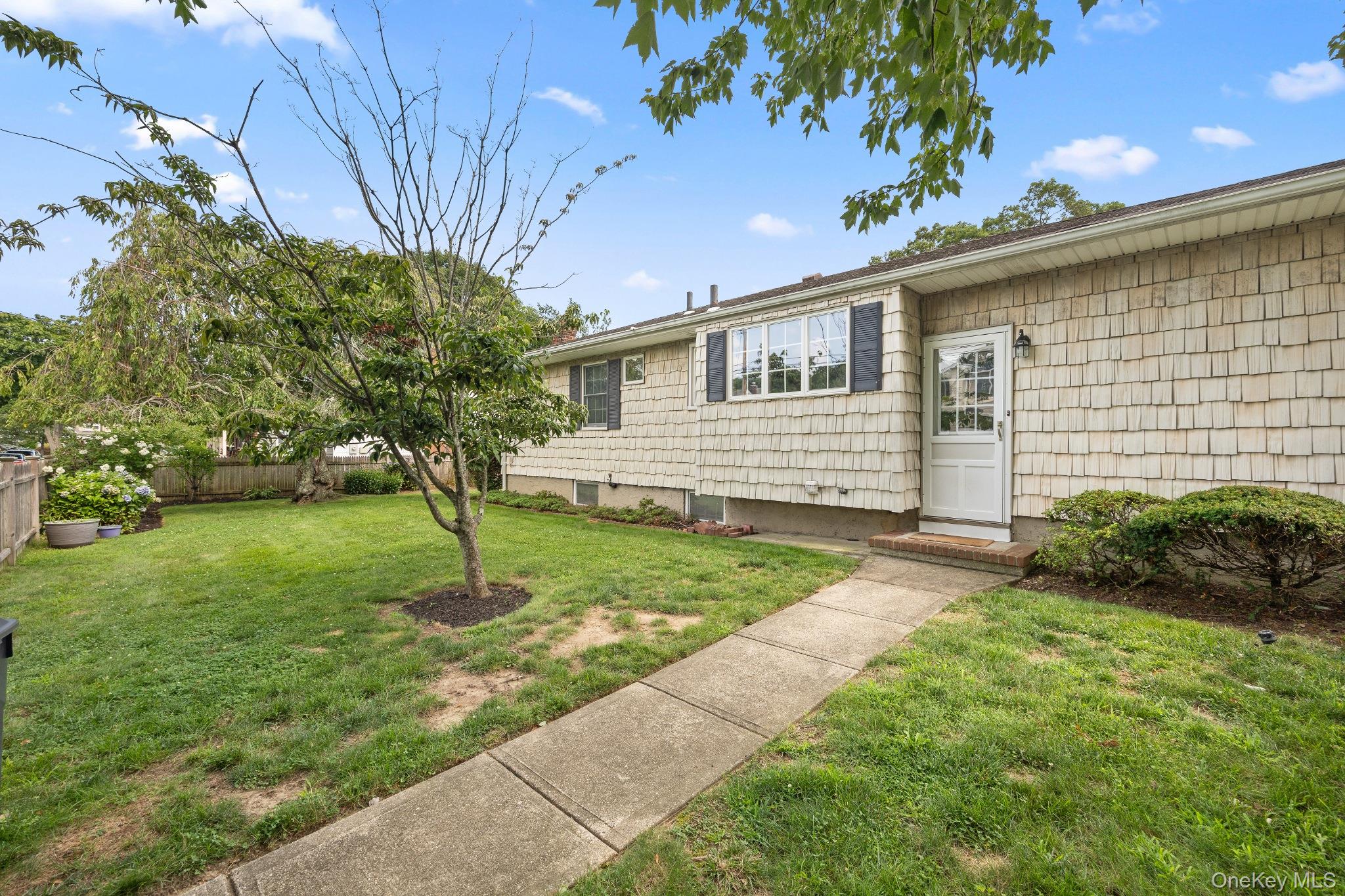 23rd image of 151 N East Blvd, Oyster Bay, NY 11758 | MLS# 1038136