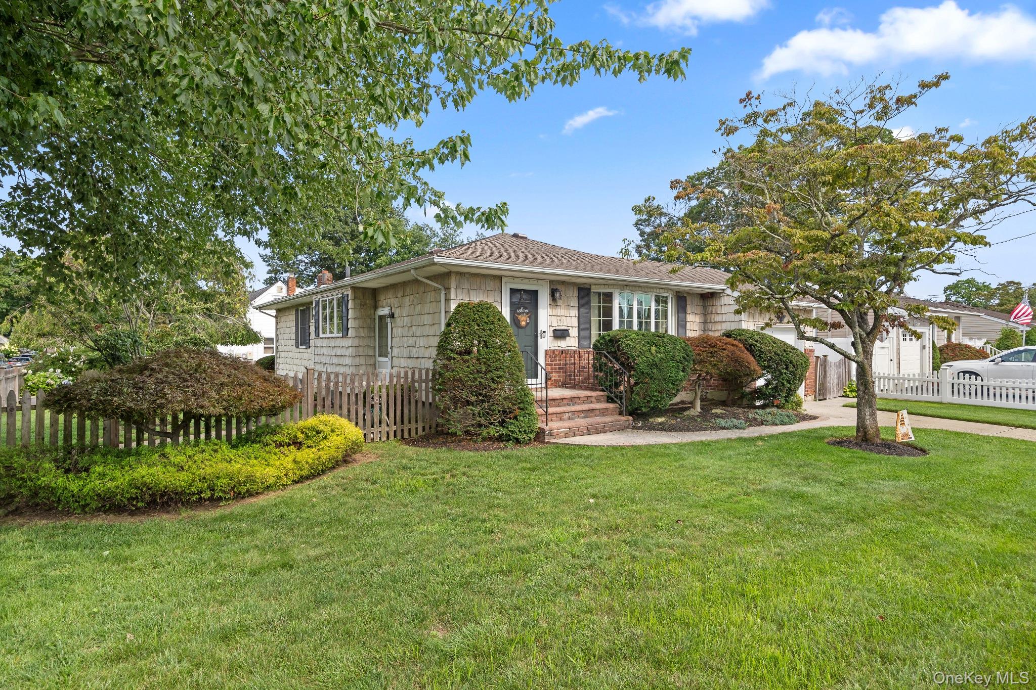 2nd image of 151 N East Blvd, Oyster Bay, NY 11758 | MLS# 1038136