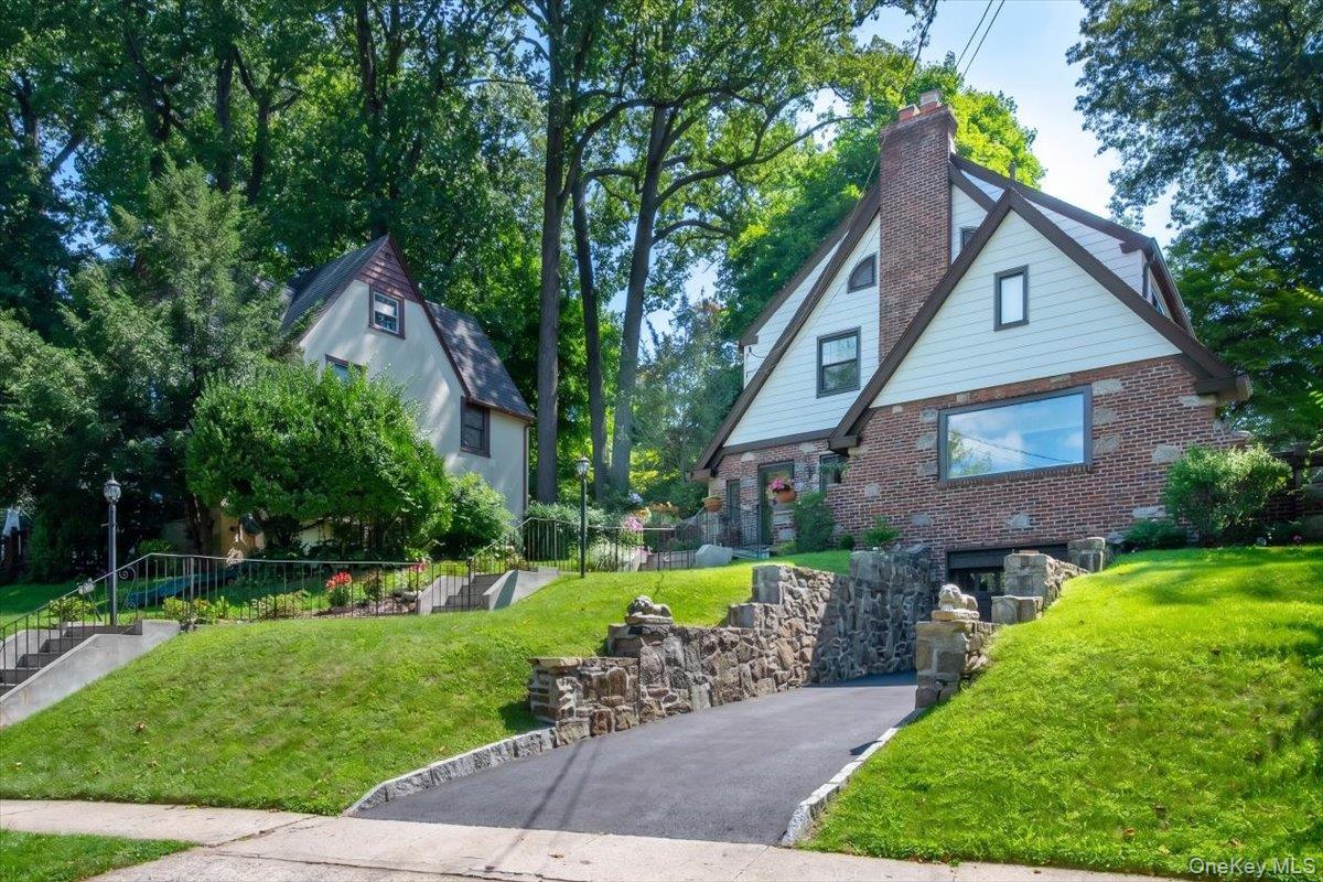 2nd image of 3 Walworth Ter, White Plains, NY 10606 | MLS# 1038144