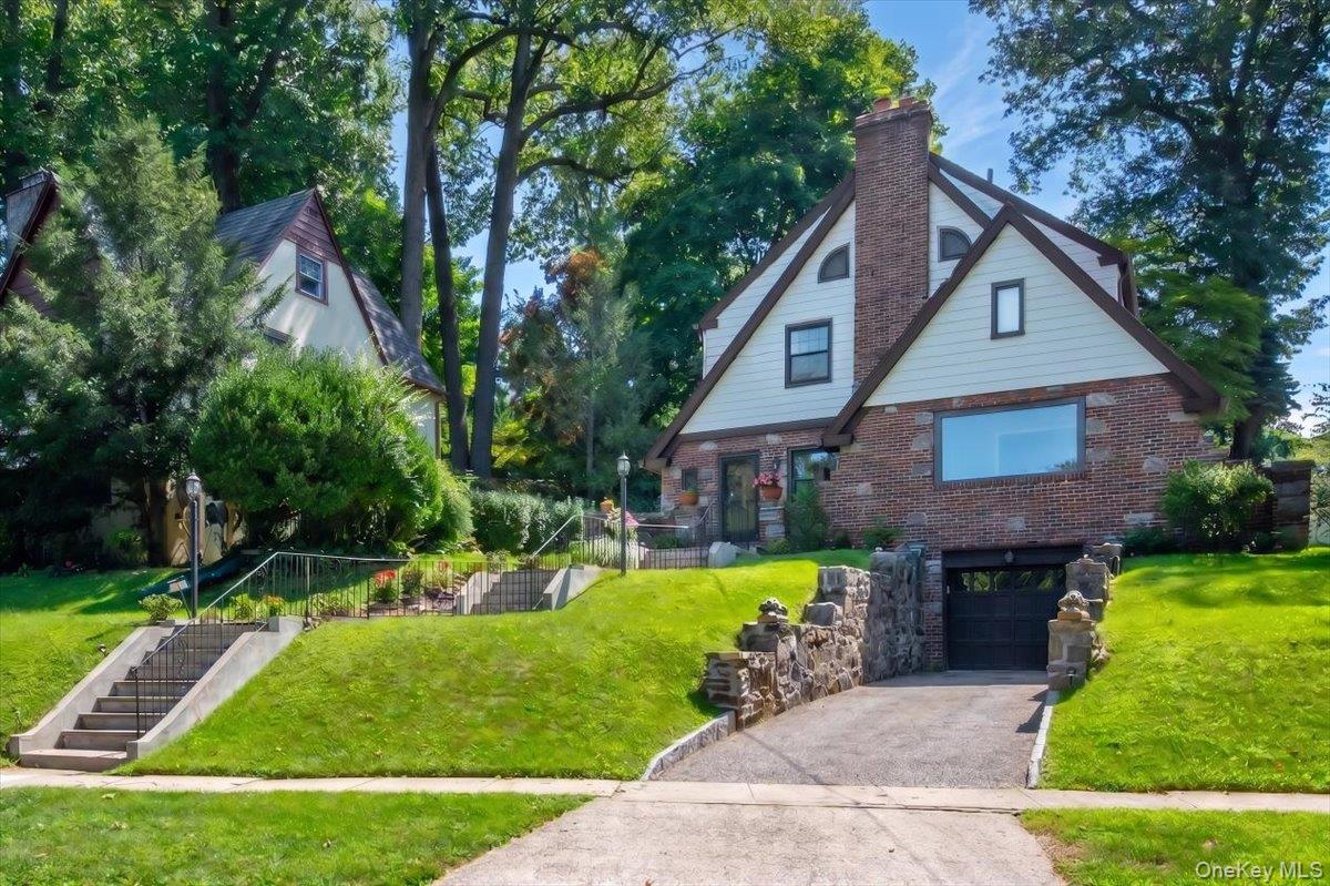 1st image of 3 Walworth Ter, White Plains, NY 10606 | MLS# 1038144