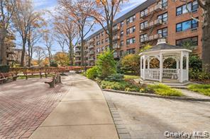 2nd image of 6 Birchwood Ct #4B, North Hempstead, NY 11501 | MLS# 1038170