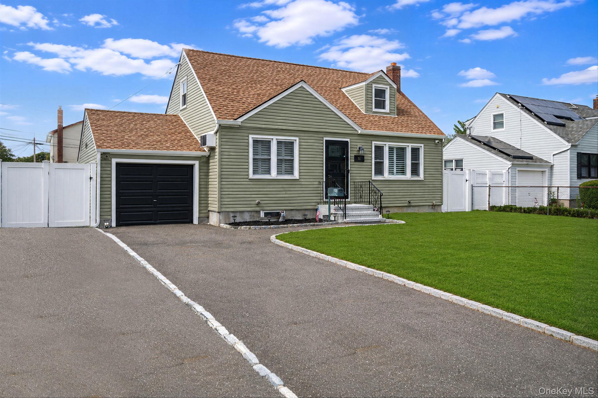 2nd image of 13 Maple Dr, Babylon, NY 11757 | MLS# 1038203