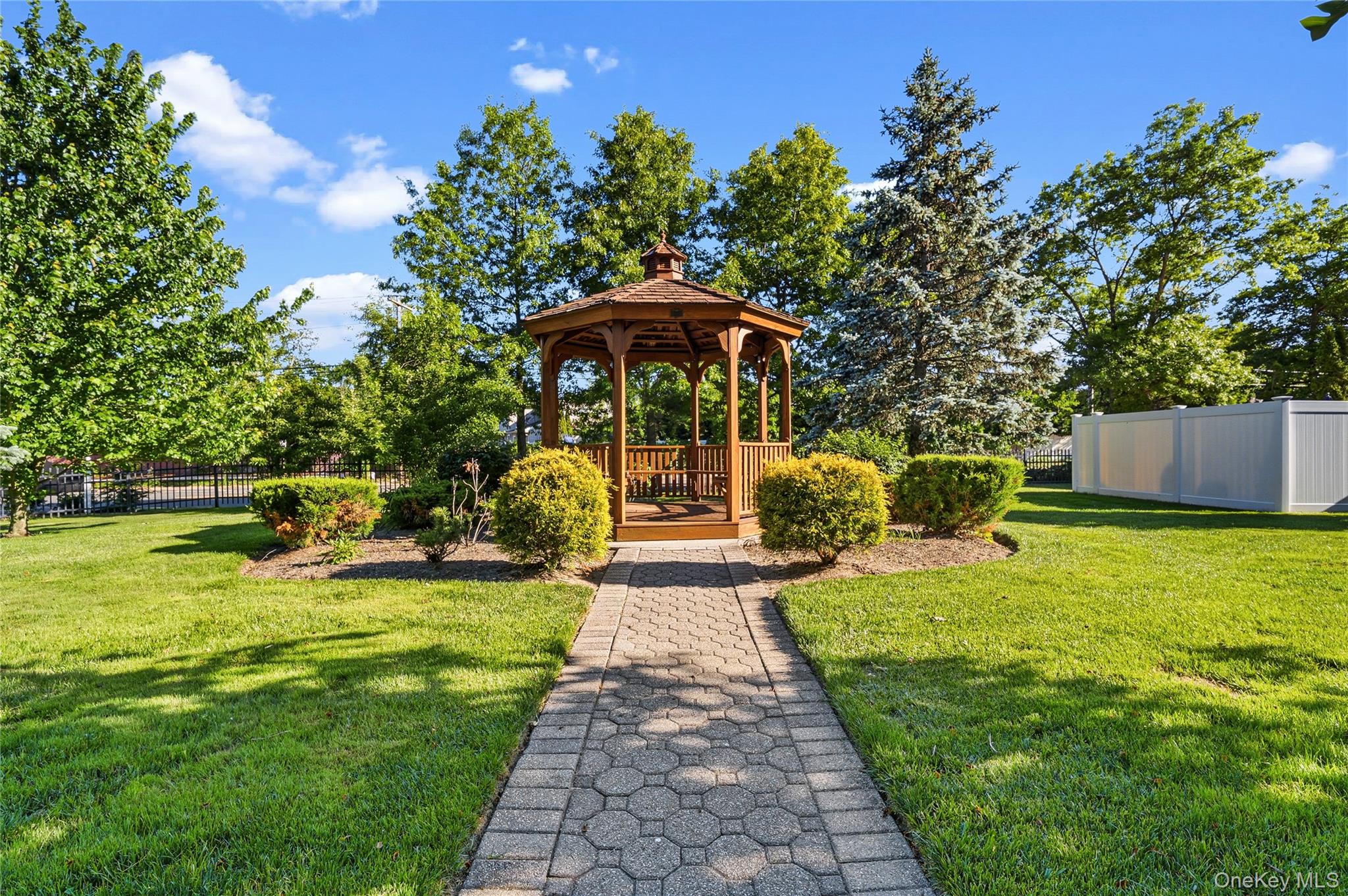 2nd image of 86 Cardinal Ln #2B, Islip, NY 11751 | MLS# 1038229