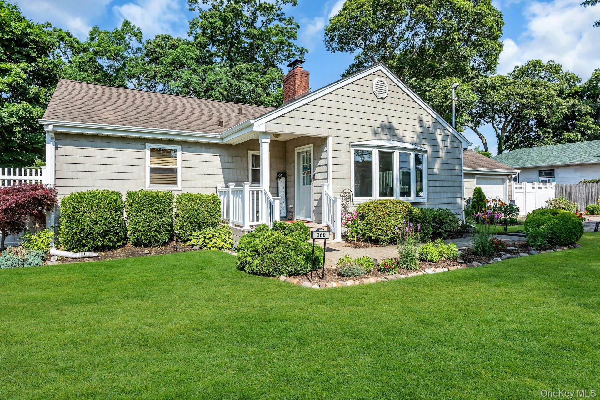 3rd image of 360 Bayport Ave, Islip, NY 11705 | MLS# 1038252