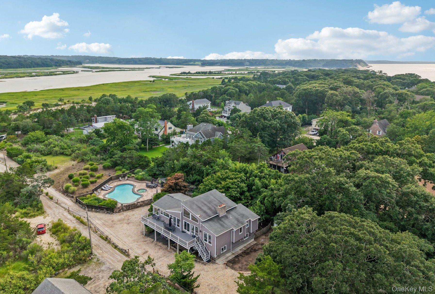 2nd image of 588 E Long Beach Rd, Smithtown, NY 11780 | MLS# 1038256