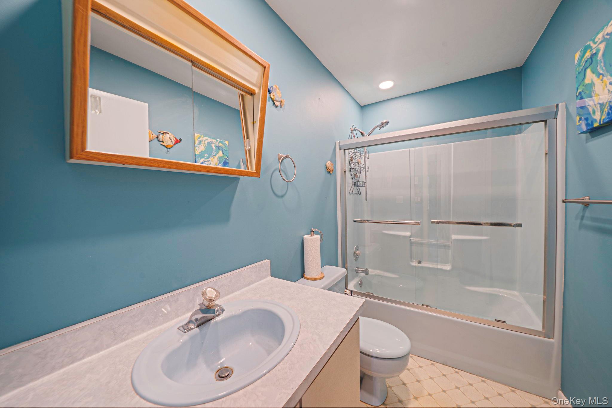 25th image of 72 Locust Ave, Islip, NY 11769 | MLS# 1038275